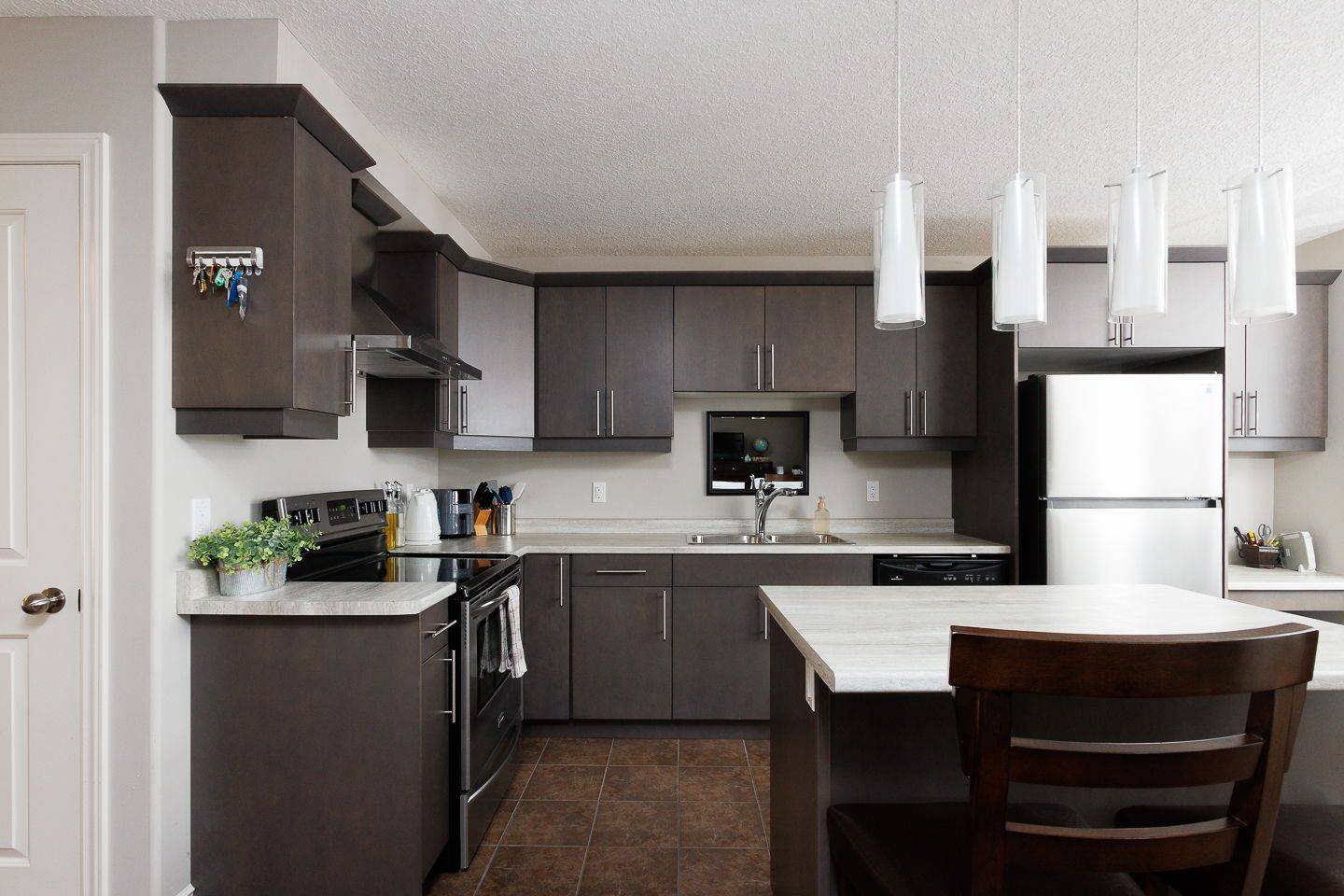 Strathroy-caradoc, ON N7G 0B6,33 ABBOTT ST