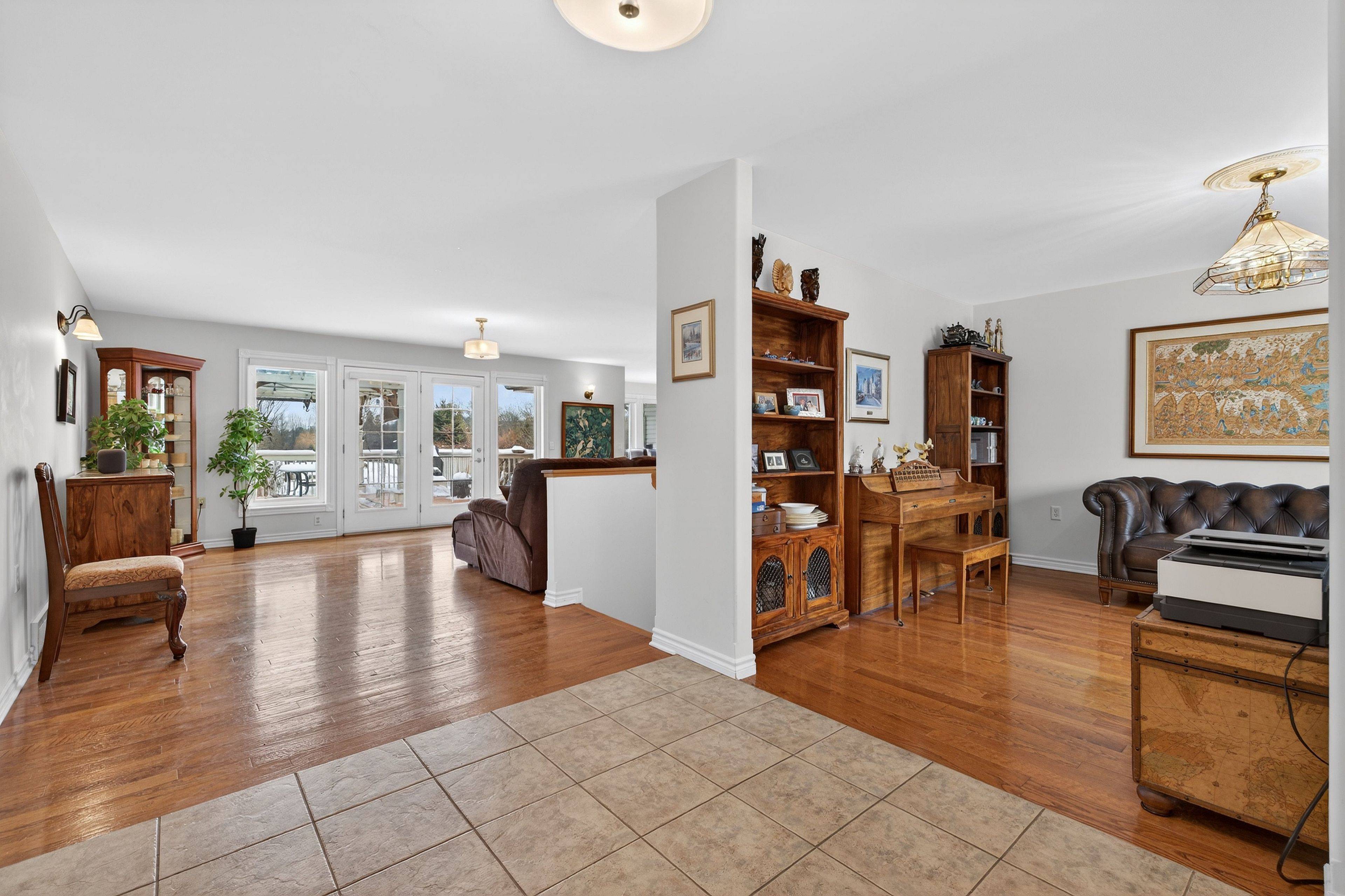 Kingston, ON K7L 5H6,1360 Perradice DR