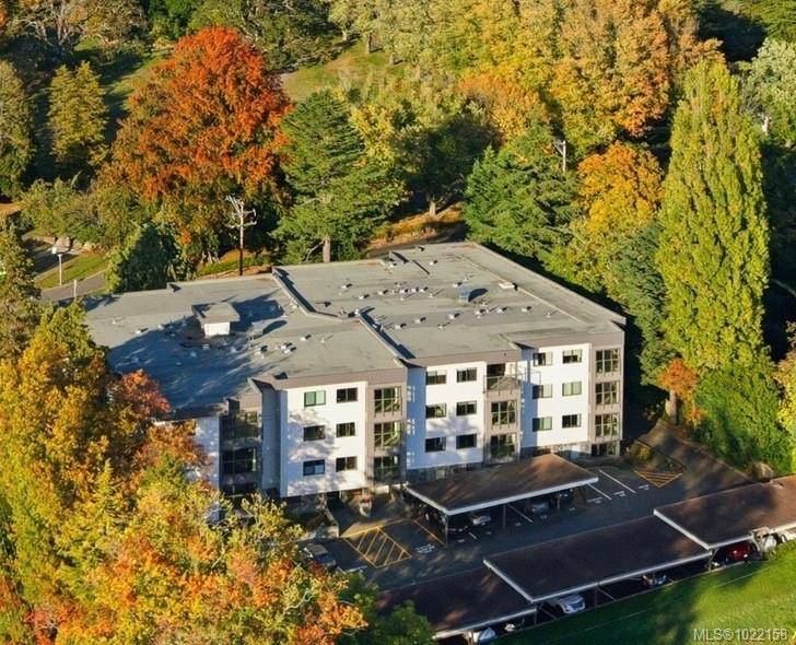 Saanich, BC V8P 1A9,1875 Lansdowne Rd #103