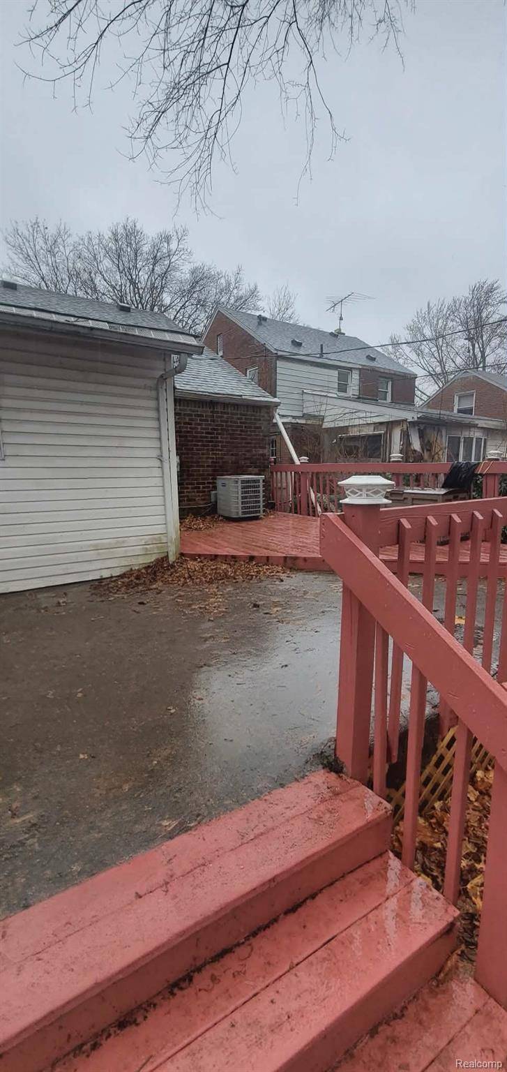 Detroit, MI 48224,11334 Balfour RD