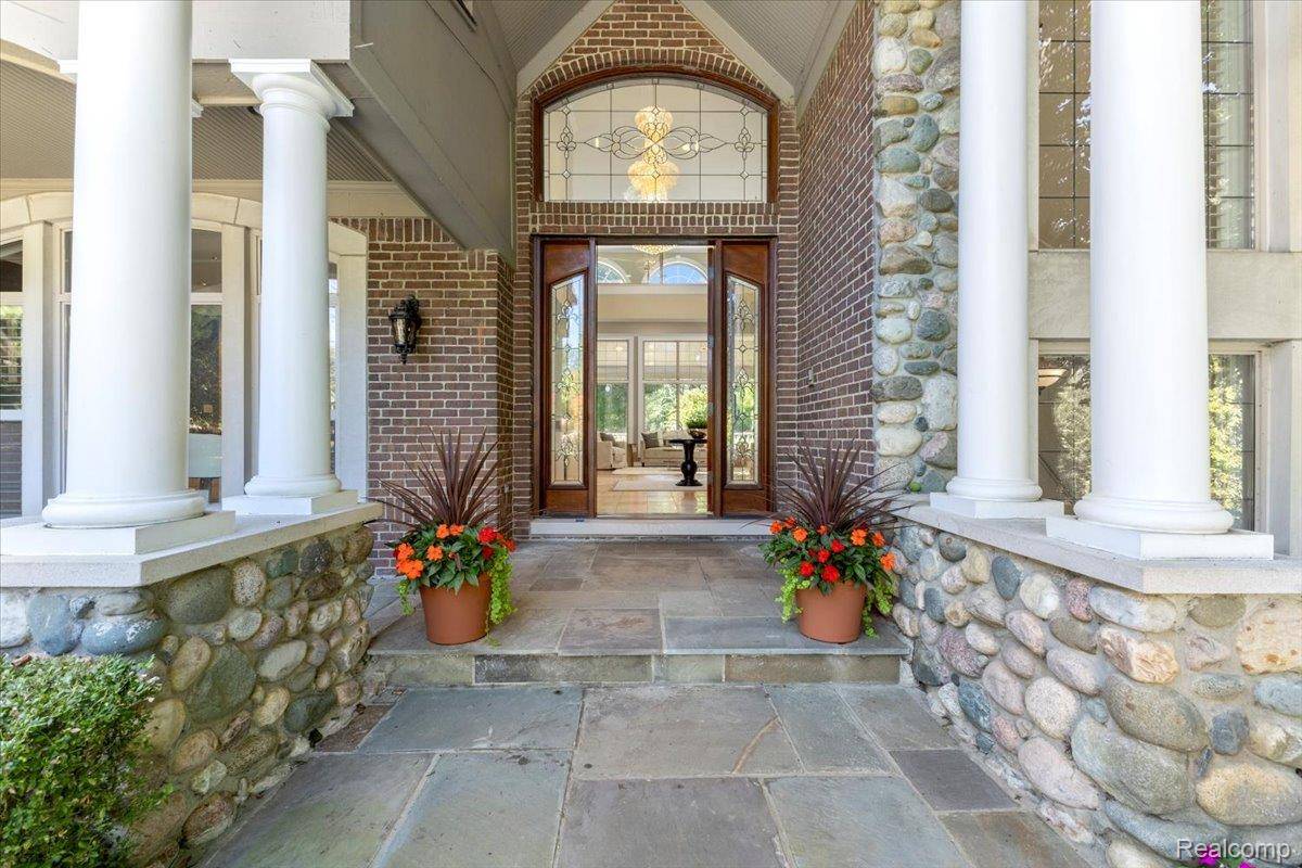 Rochester, MI 48306,630 Sheldon CT