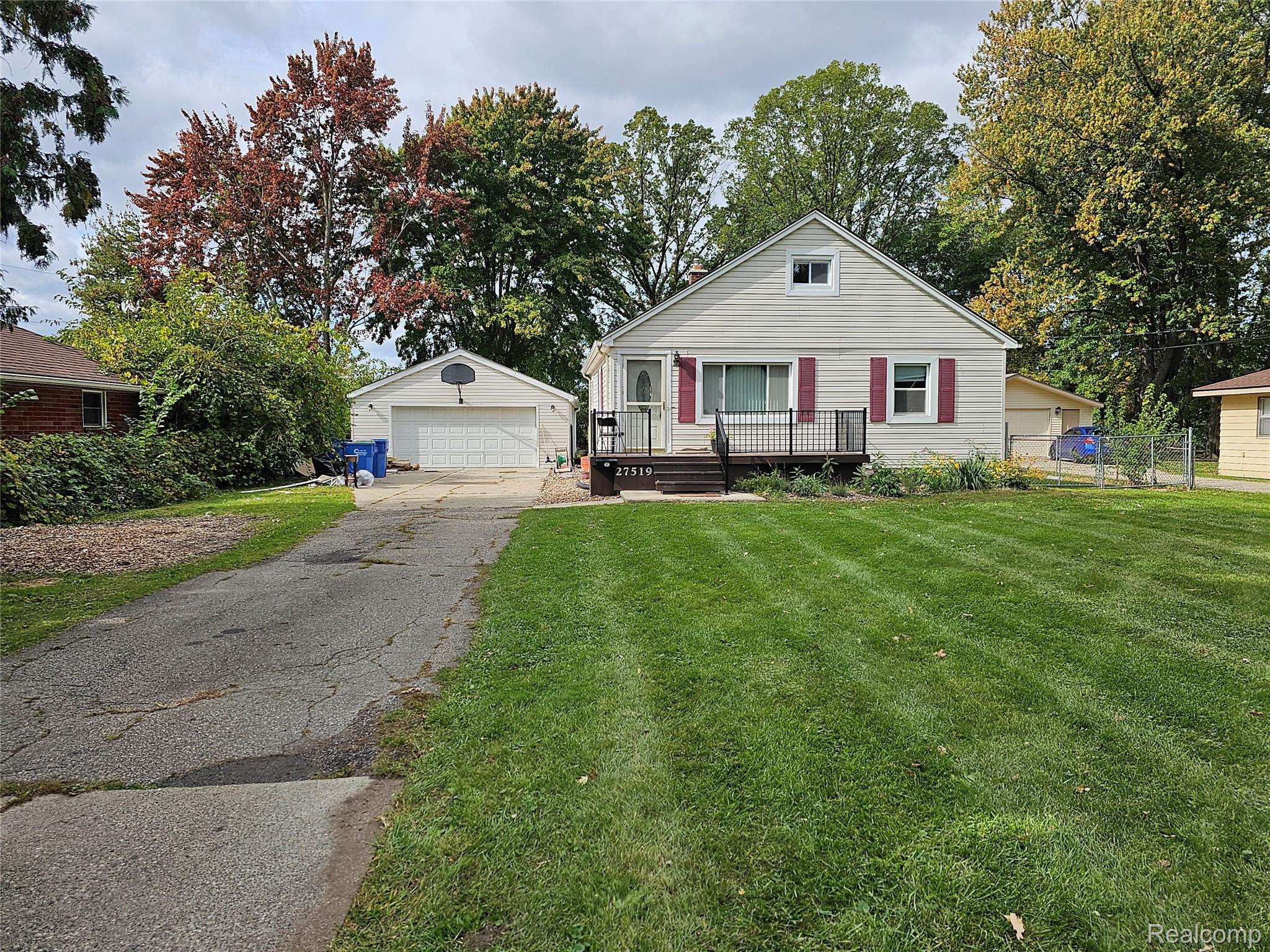 Warren, MI 48093,27519 GILBERT DR