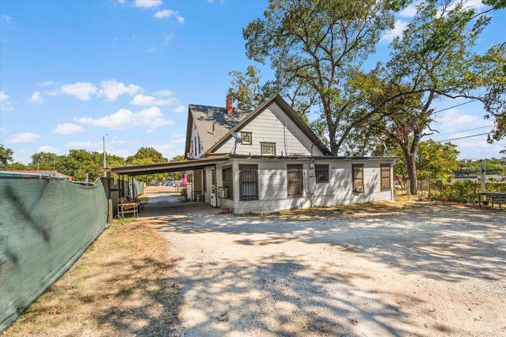 Fort Worth, TX 76106,2709 Azle Avenue