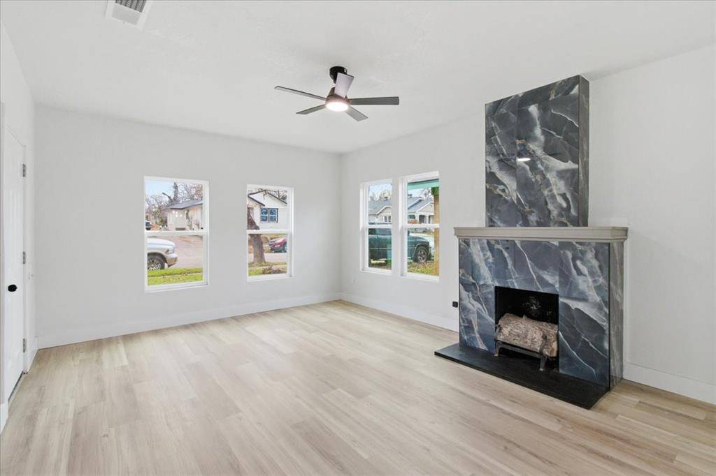 Fort Worth, TX 76104,933 E Ramsey Avenue