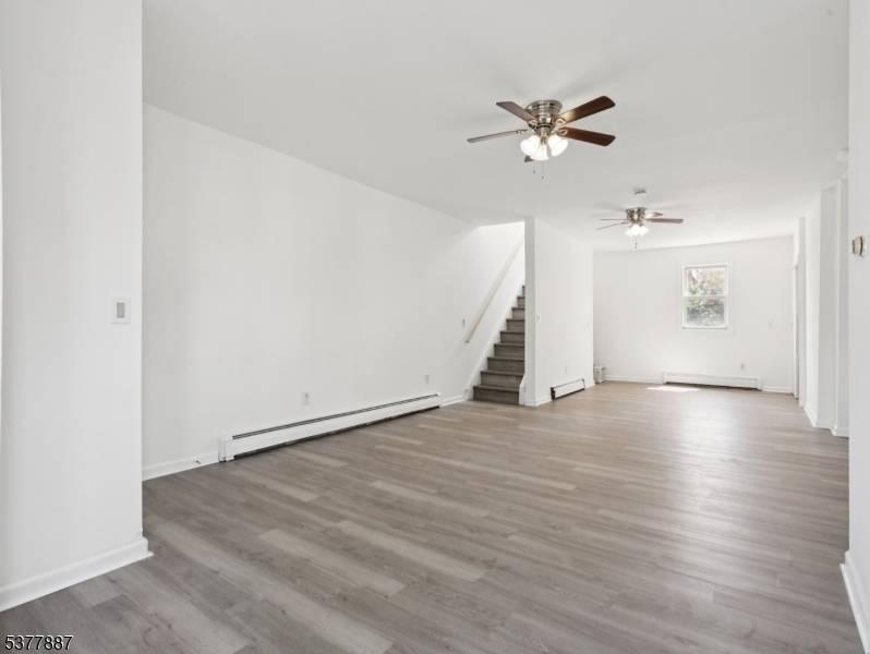 Newark City, NJ 07105,85 Lang St