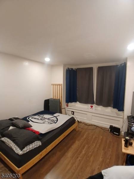 Newark City, NJ 07107,454 N 11Th St