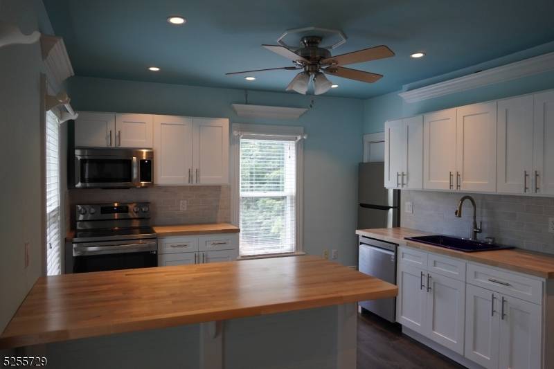 Newton Town, NJ 07860,96 High St