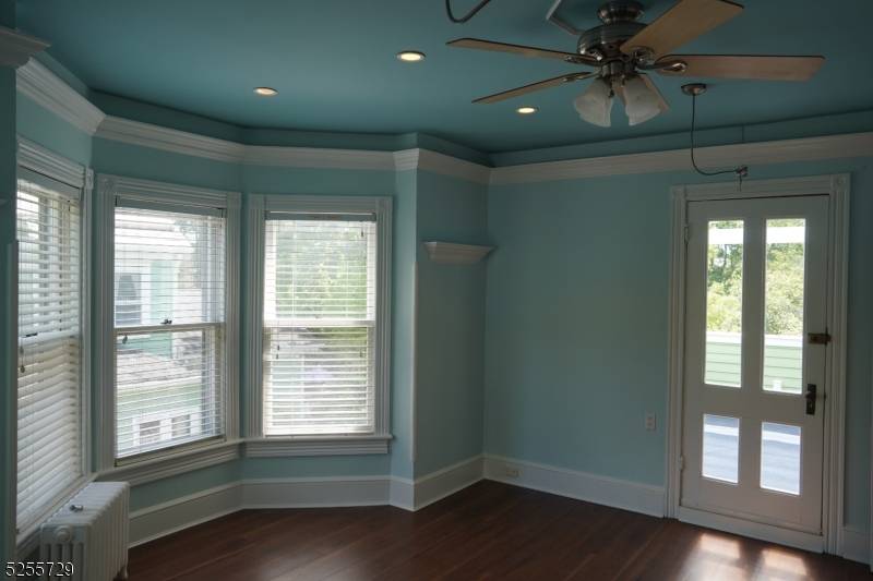 Newton Town, NJ 07860,96 High St