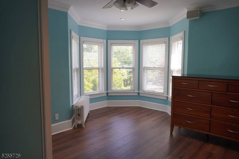 Newton Town, NJ 07860,96 High St