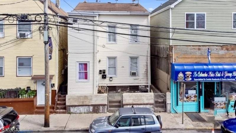 Paterson City, NJ 07502,288 Totowa Ave