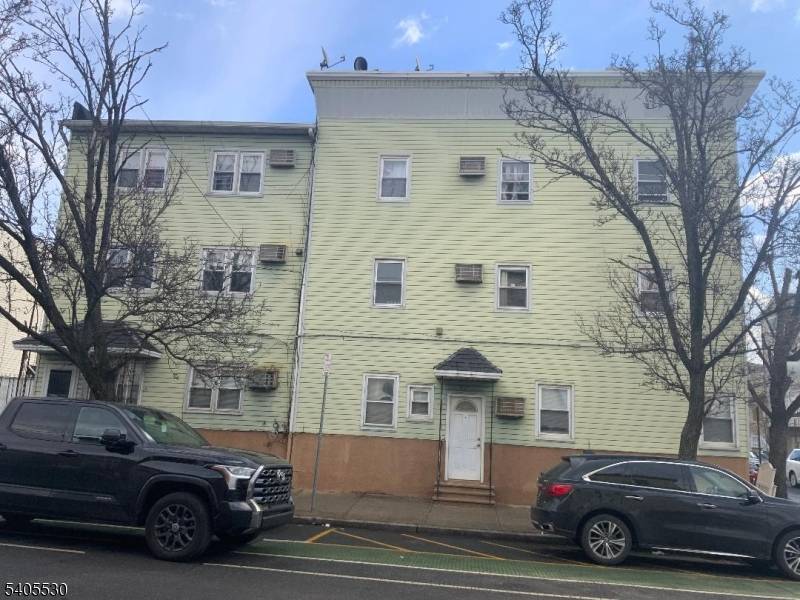 Newark City, NJ 07105,160 E Kinney St