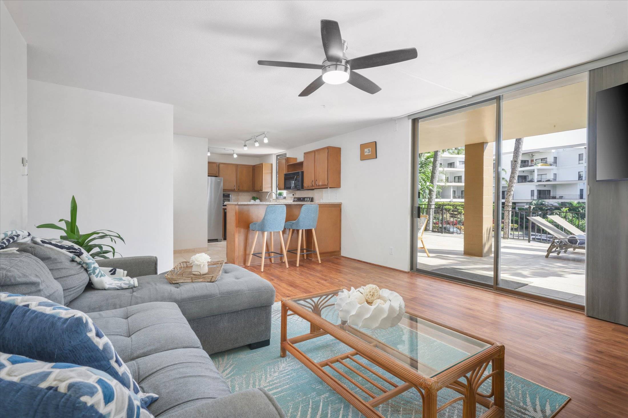 Kailua-kona, HI 96740,75-6026 ALII DR #4201