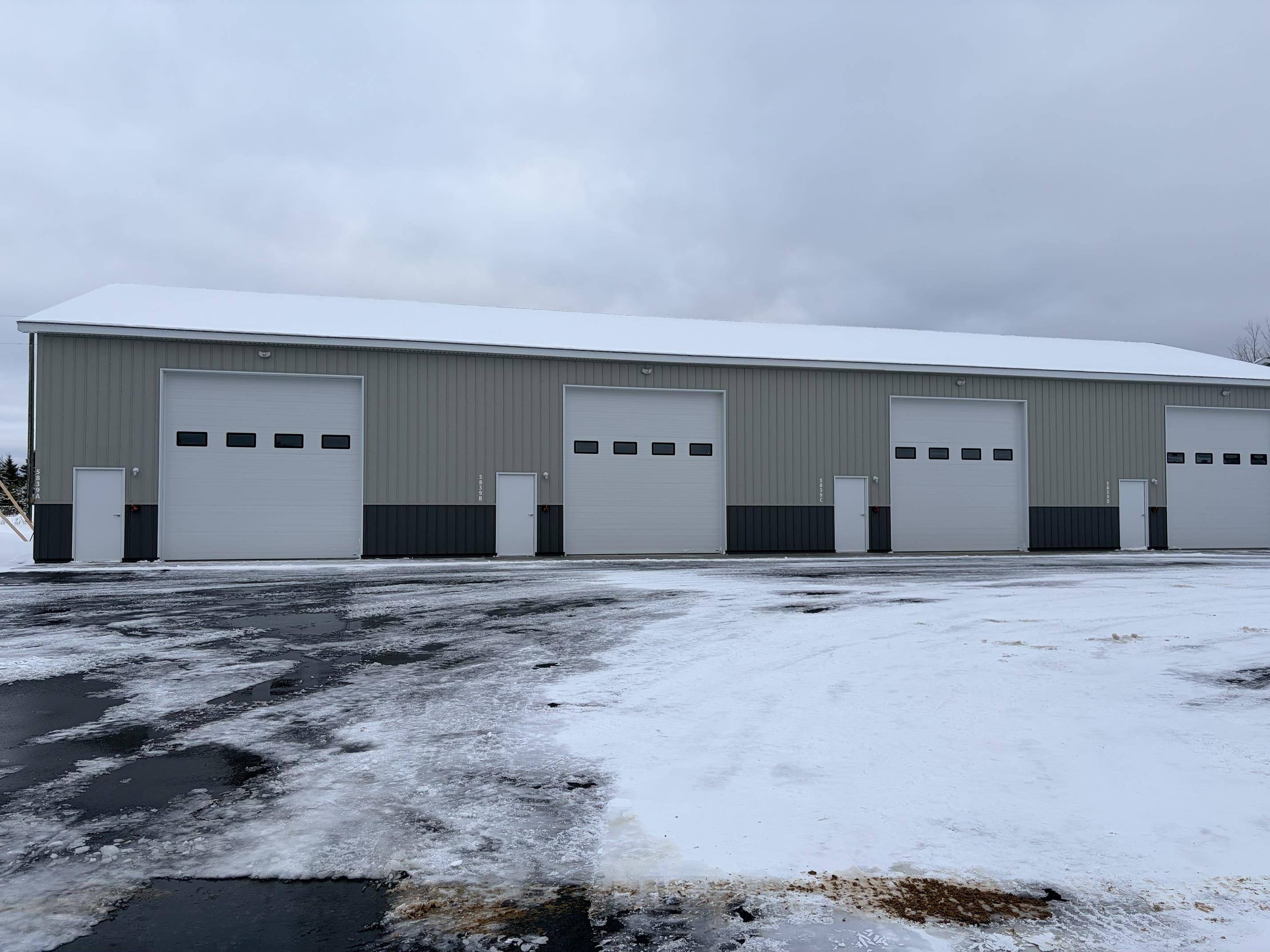 Traverse City, MI 49685,5839 Storage Loop DR