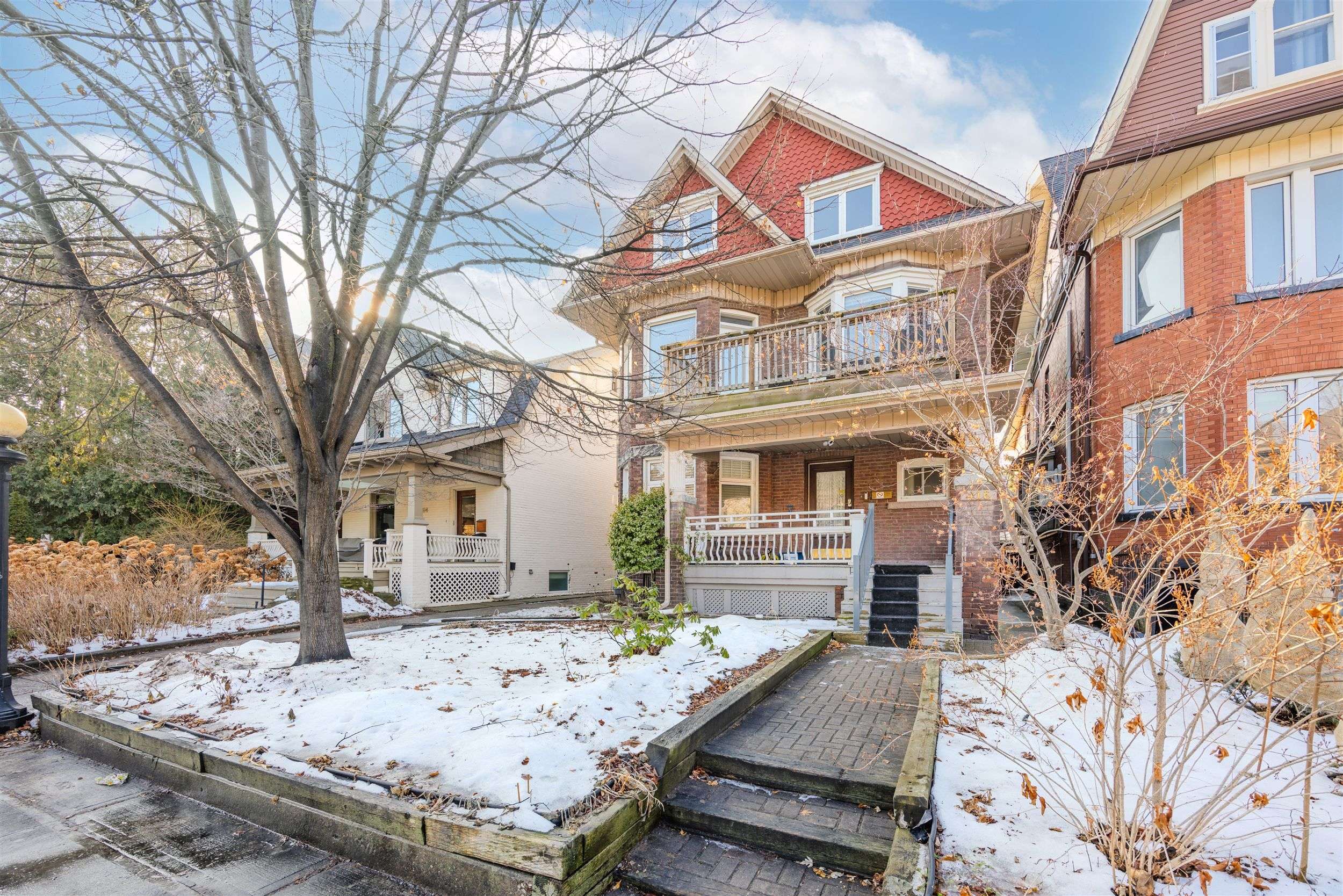 Toronto C01, ON M6G 2N8,416 Palmerston BLVD #Main