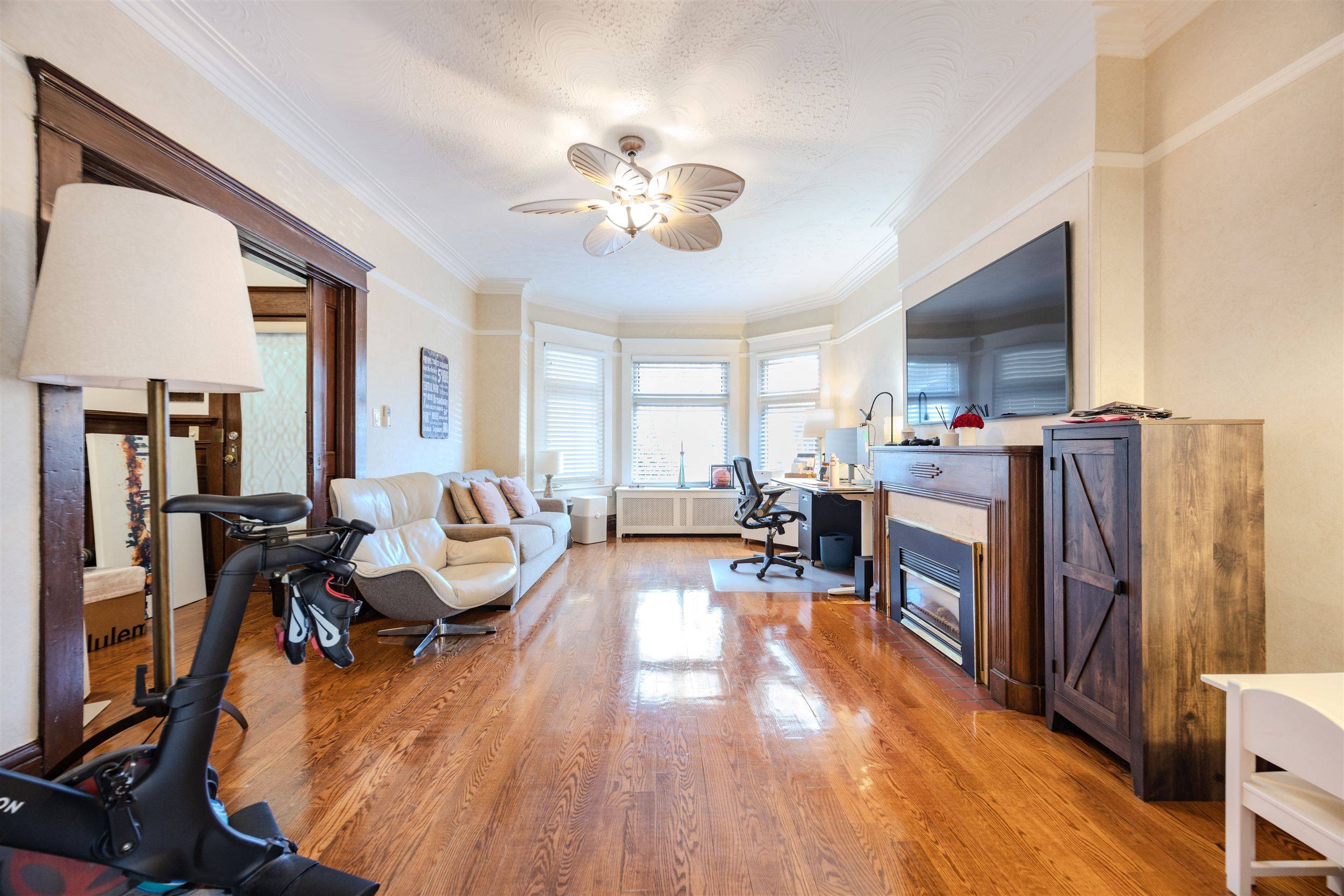 Toronto C01, ON M6G 2N8,416 Palmerston BLVD #Main