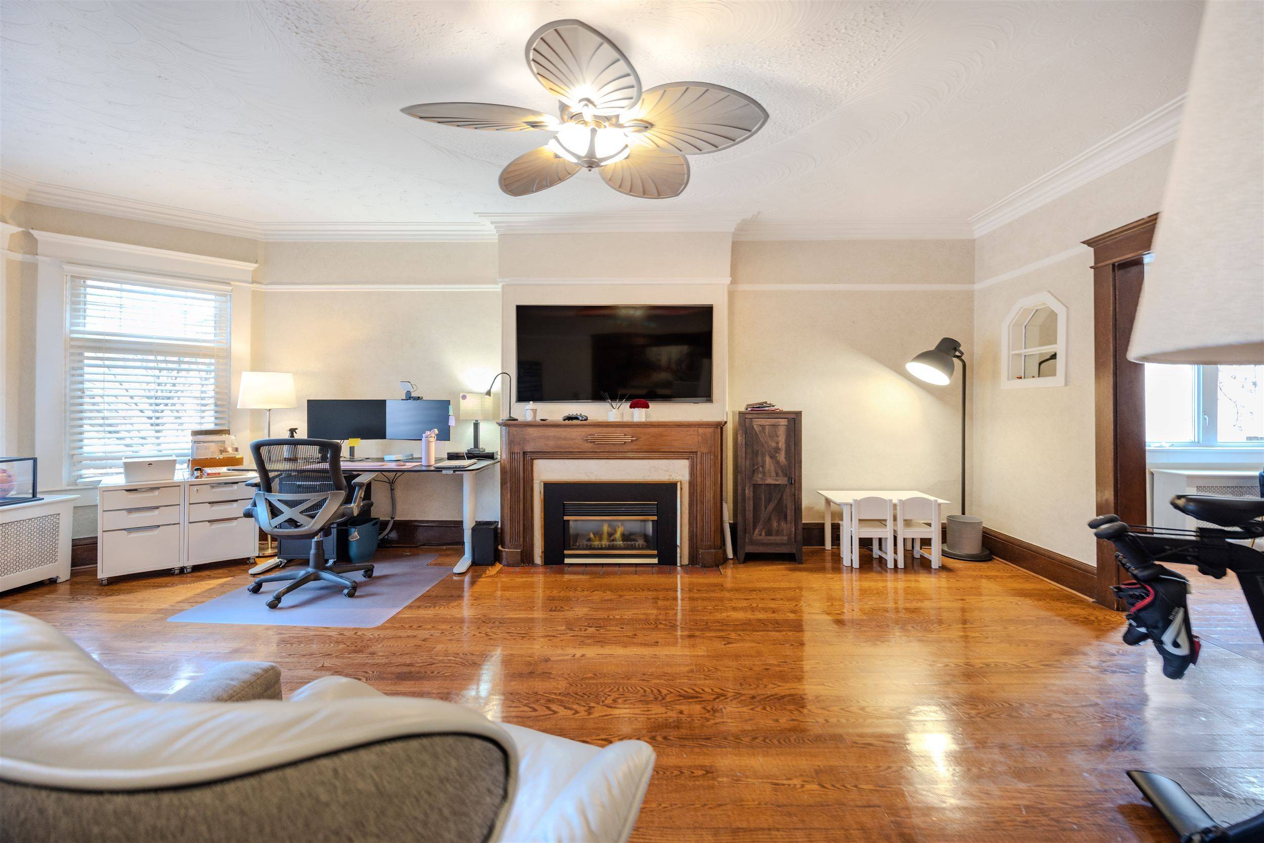 Toronto C01, ON M6G 2N8,416 Palmerston BLVD #Main