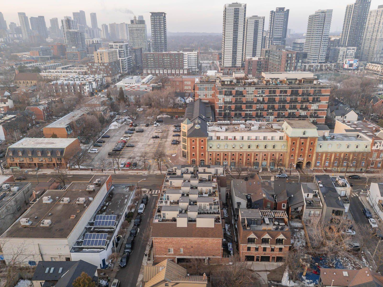 Toronto C08, ON M5A 1T6,443D Queen ST E