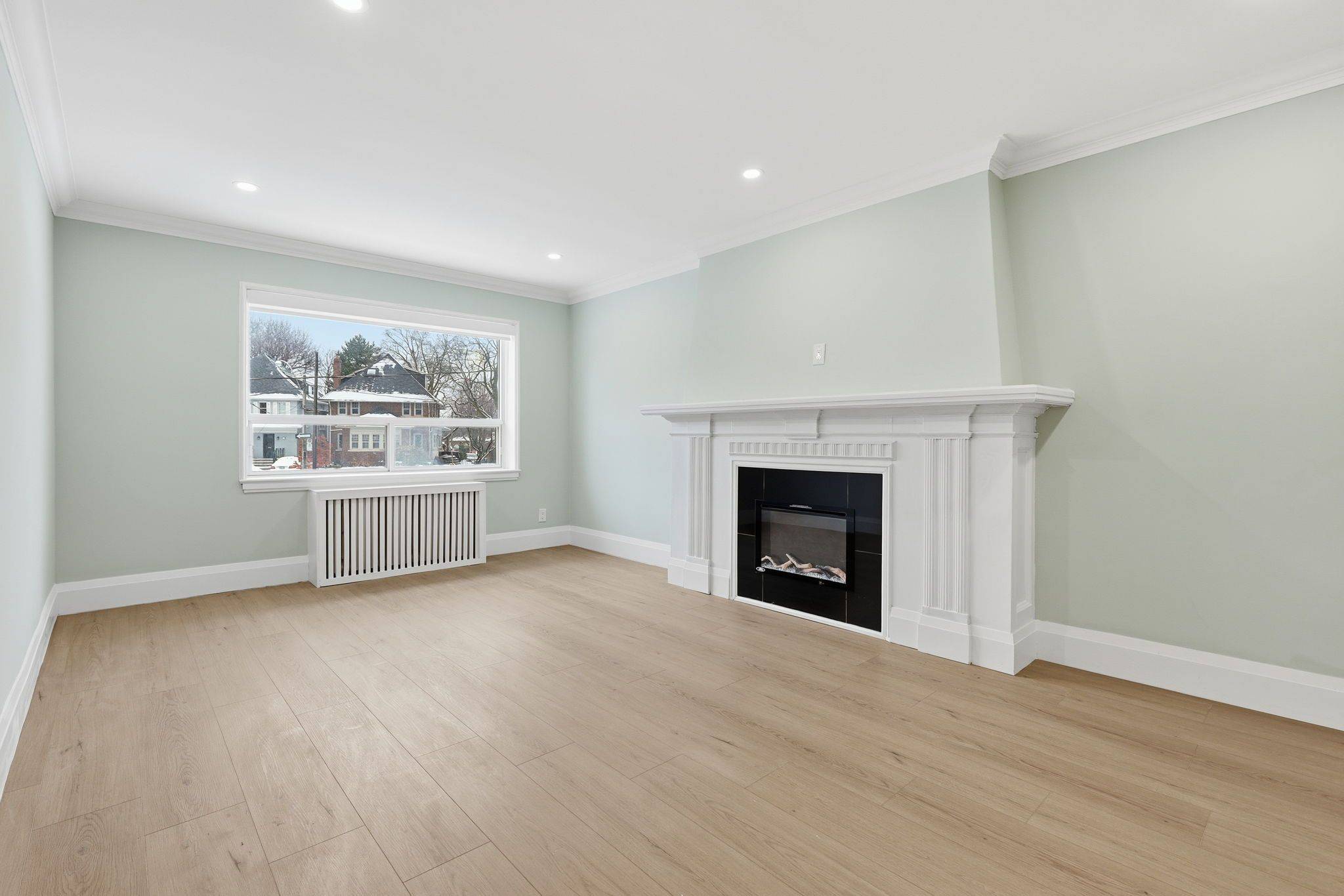 Toronto C04, ON M4R 1S8,117 Cheritan AVE #2