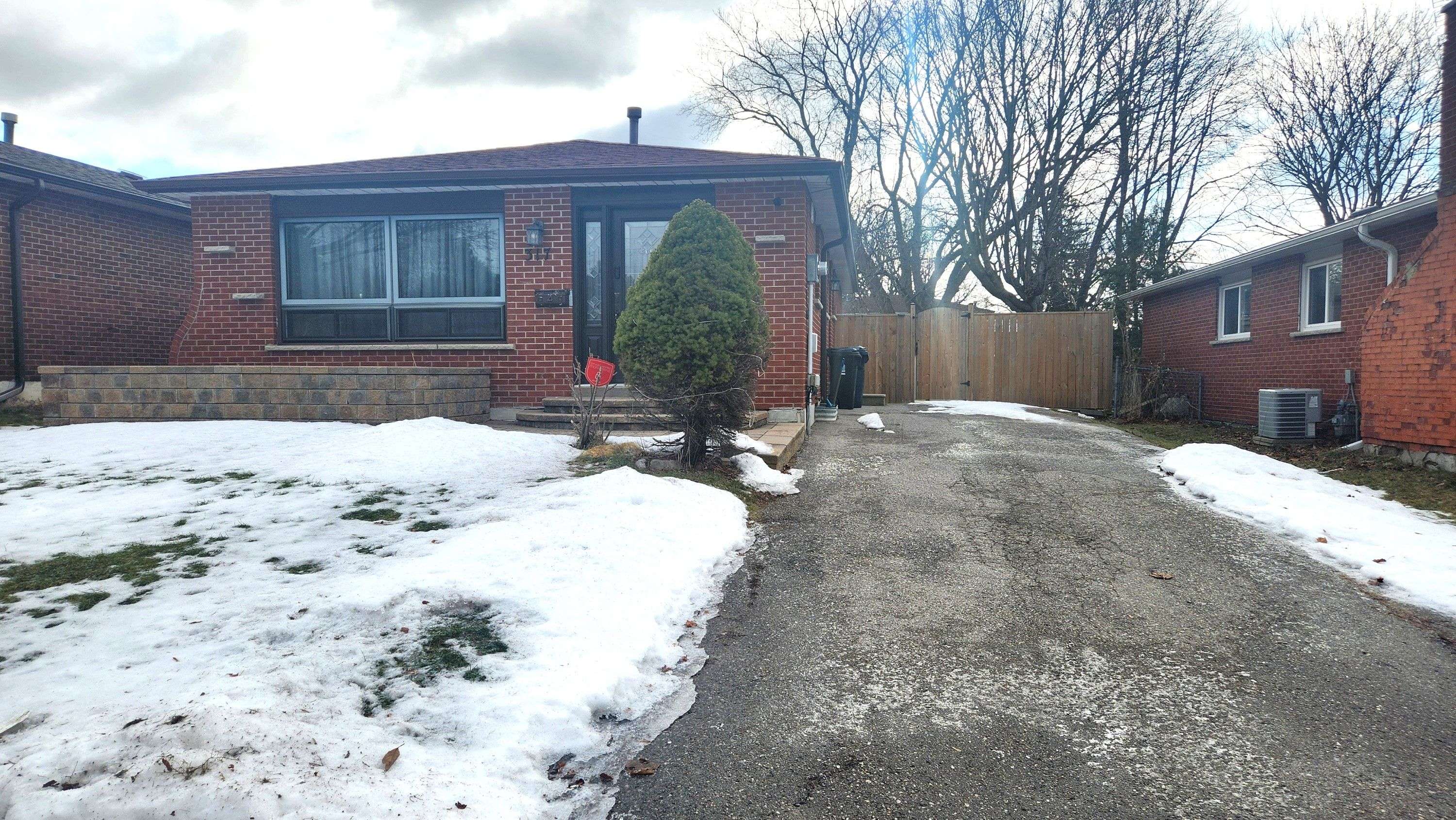 Toronto E11, ON M1B 1H6,317 Burrows Hall BLVD