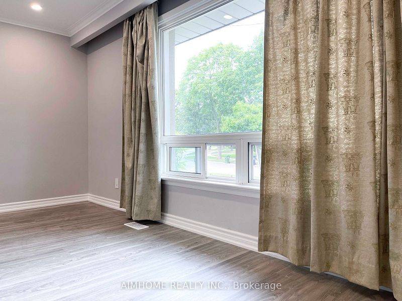 Toronto E09, ON M1P 4G1,60 Meldazy DR #Main