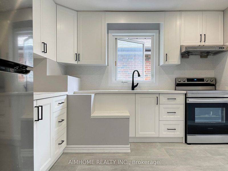 Toronto E09, ON M1P 4G1,60 Meldazy DR #Main