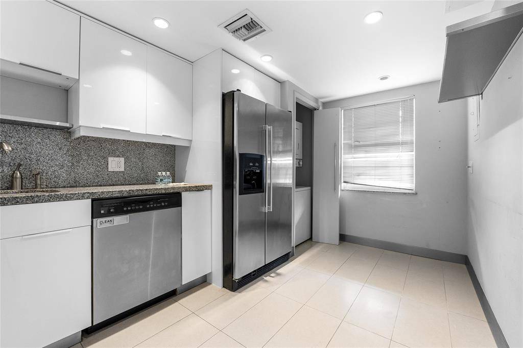 Pompano Beach, FL 33069,535 Oaks Dr #508