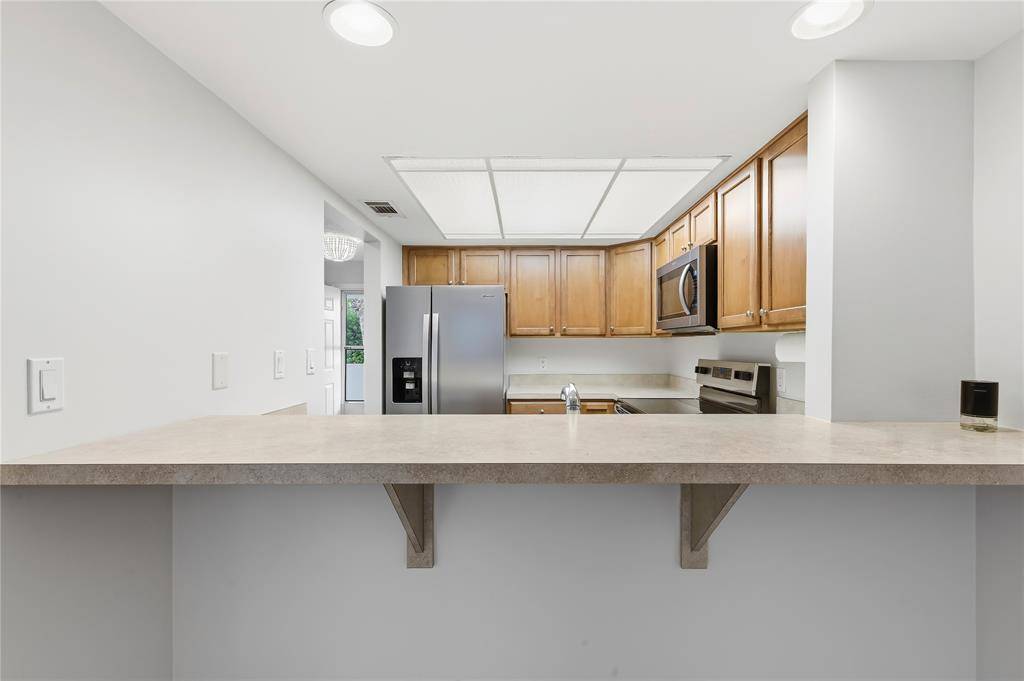 Stuart, FL 34994,804 SE Central Pkwy #12