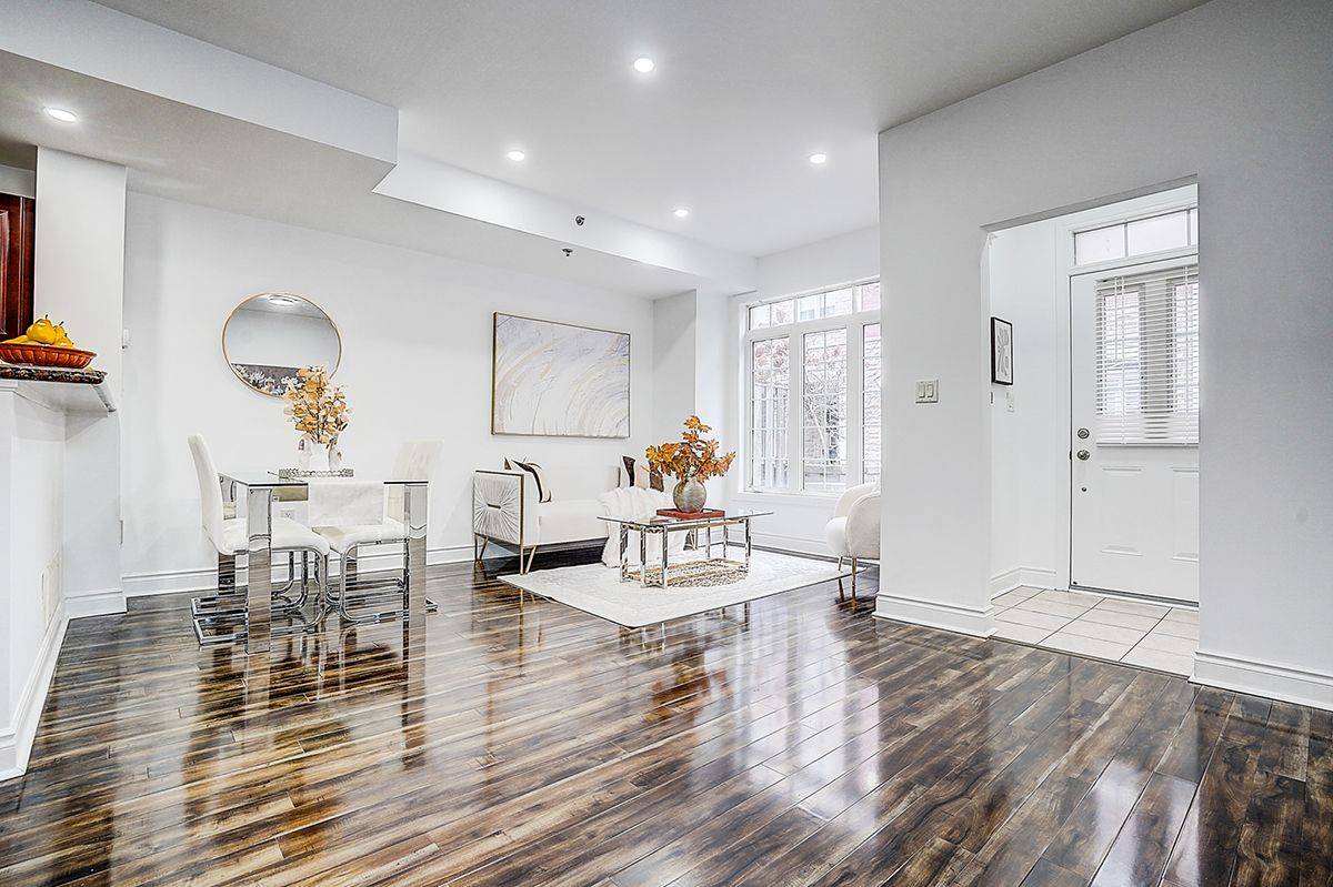 Vaughan, ON L4J 0E3,8 Brighton PL #50