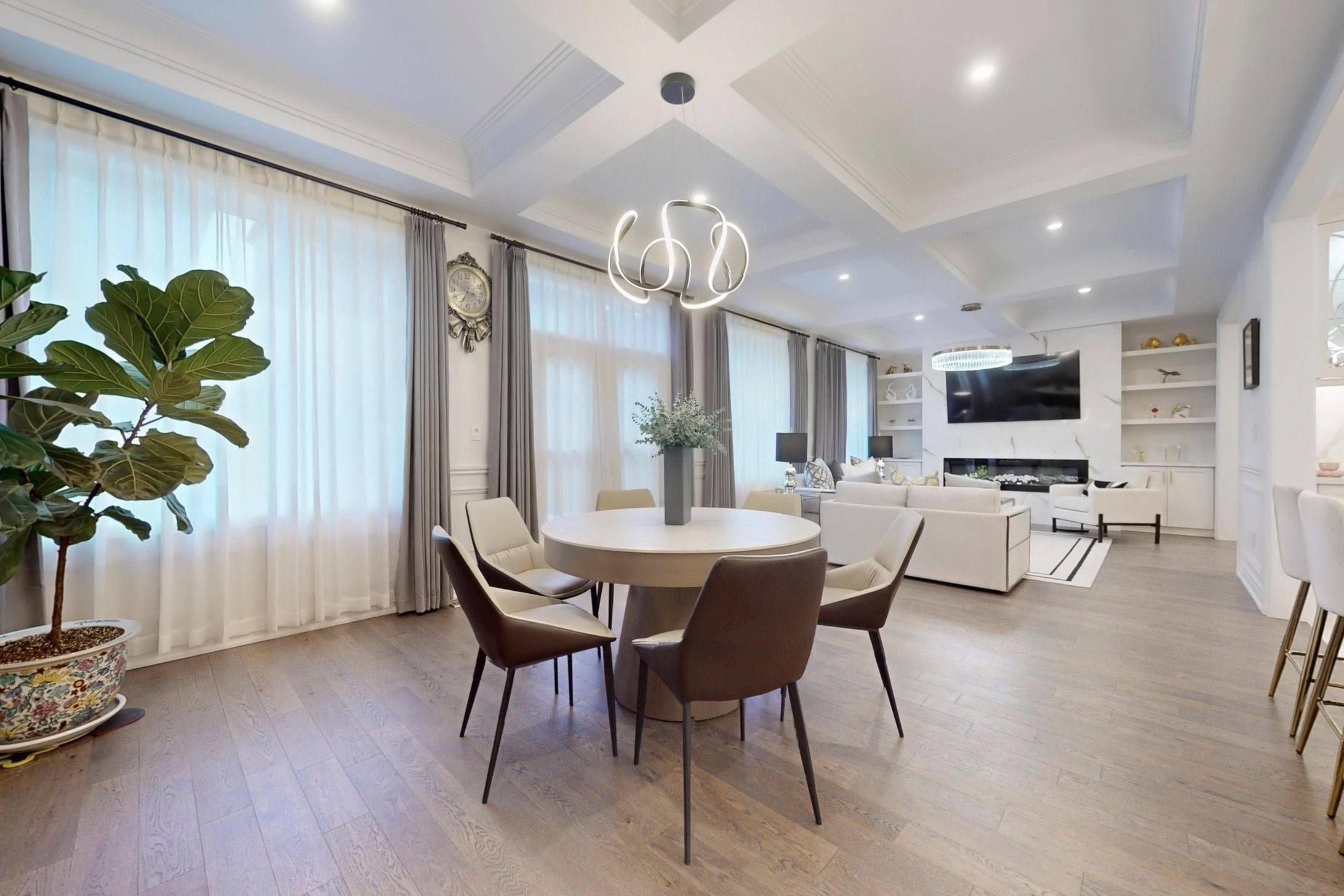 Richmond Hill, ON L4C 4Y4,48 Red Giant ST W