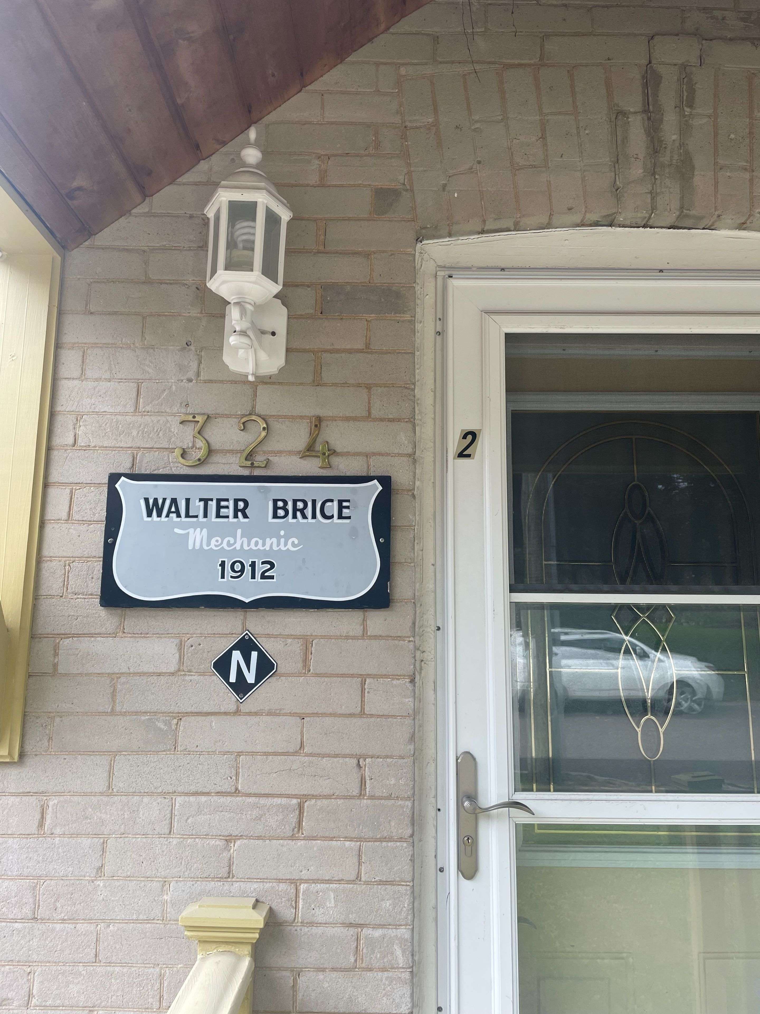 Newmarket, ON L3Y 1H3,324 Andrew ST #Upper