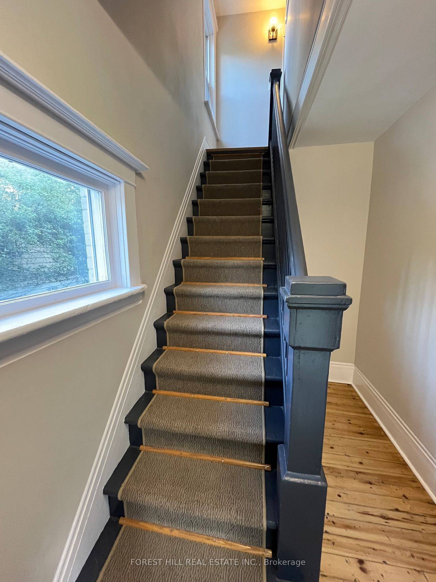 Newmarket, ON L3Y 1H3,324 Andrew ST #Upper