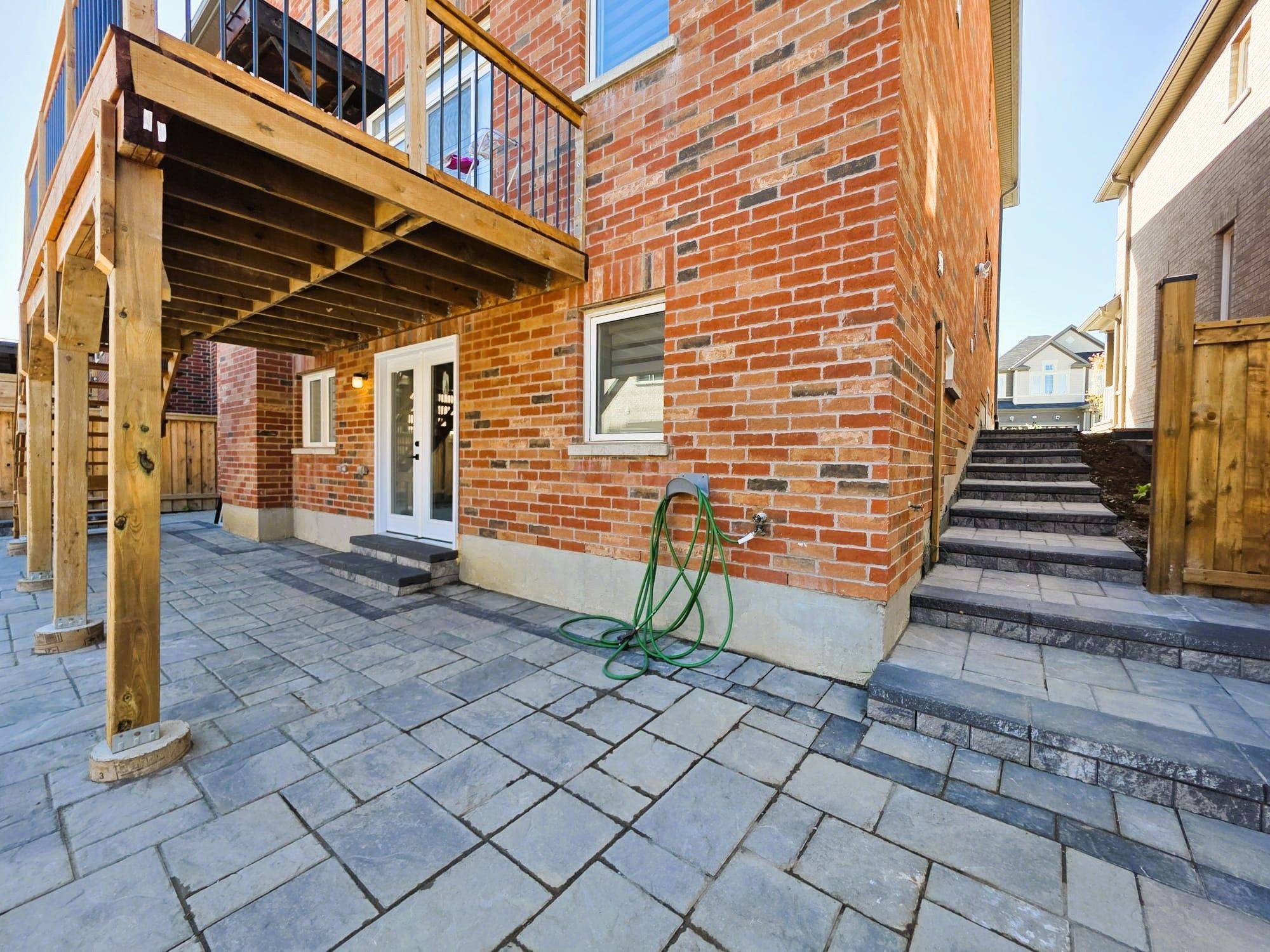 Georgina, ON L4P 0H4,29 Conchita ST