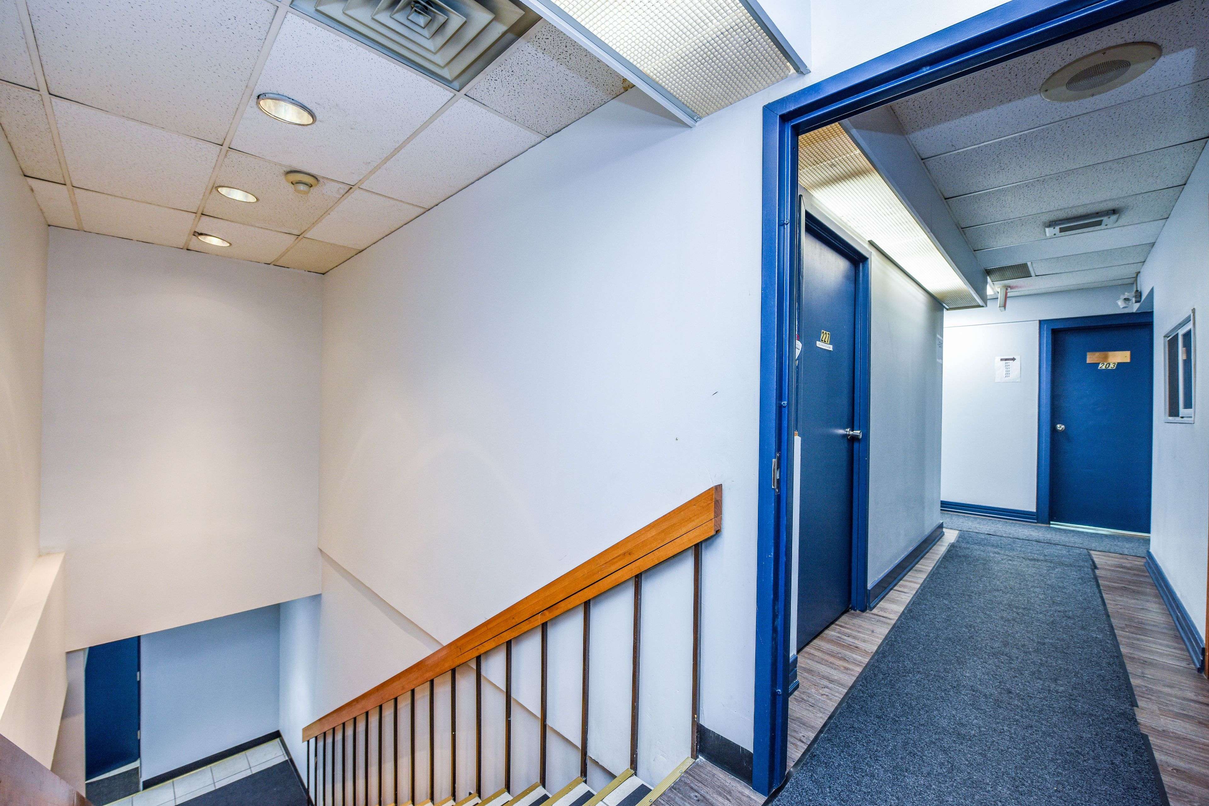 Brampton, ON L6T 1A2,1300 Steeles AVE E #203