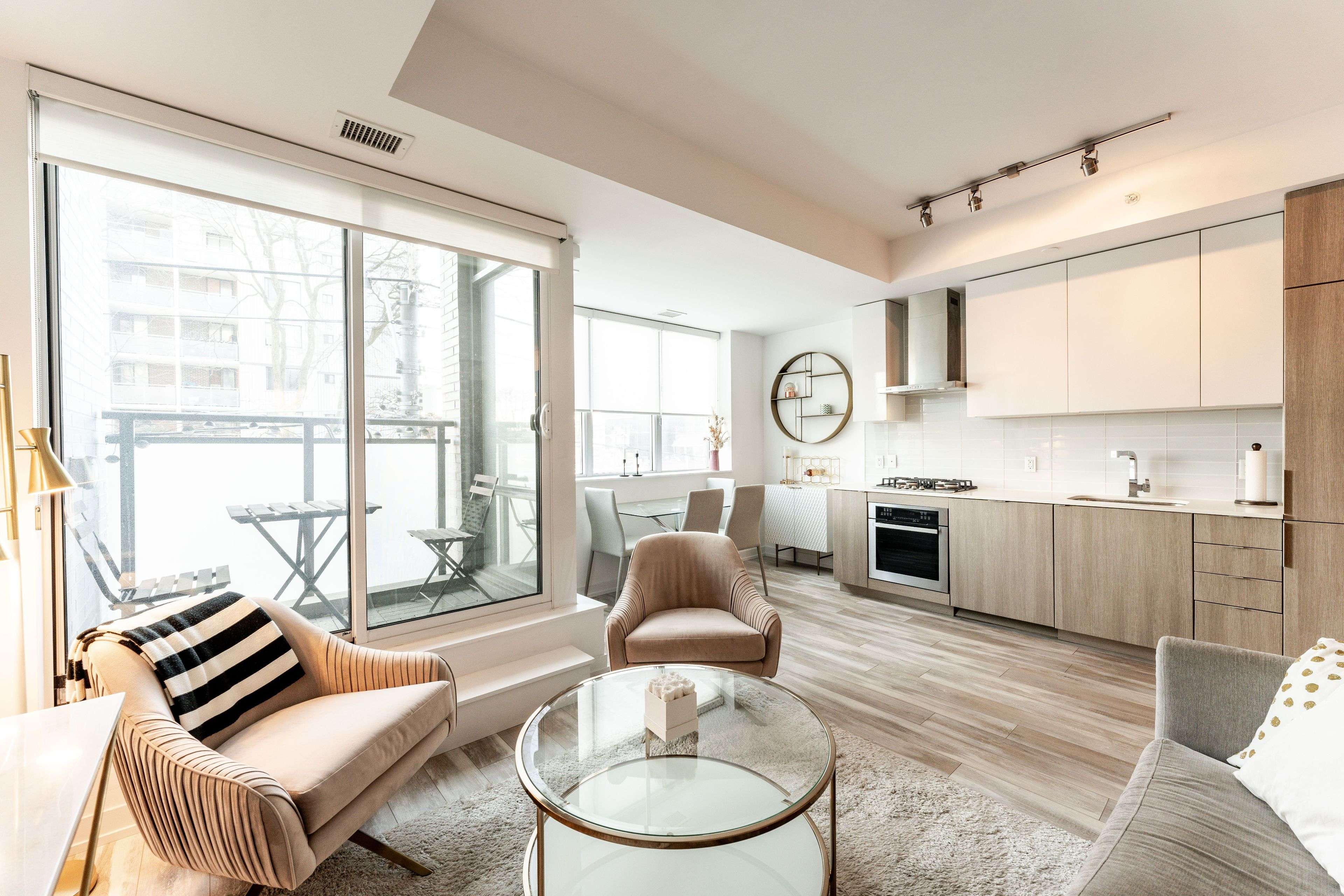 Toronto W01, ON M6R 0A7,38 Howard Park AVE #219