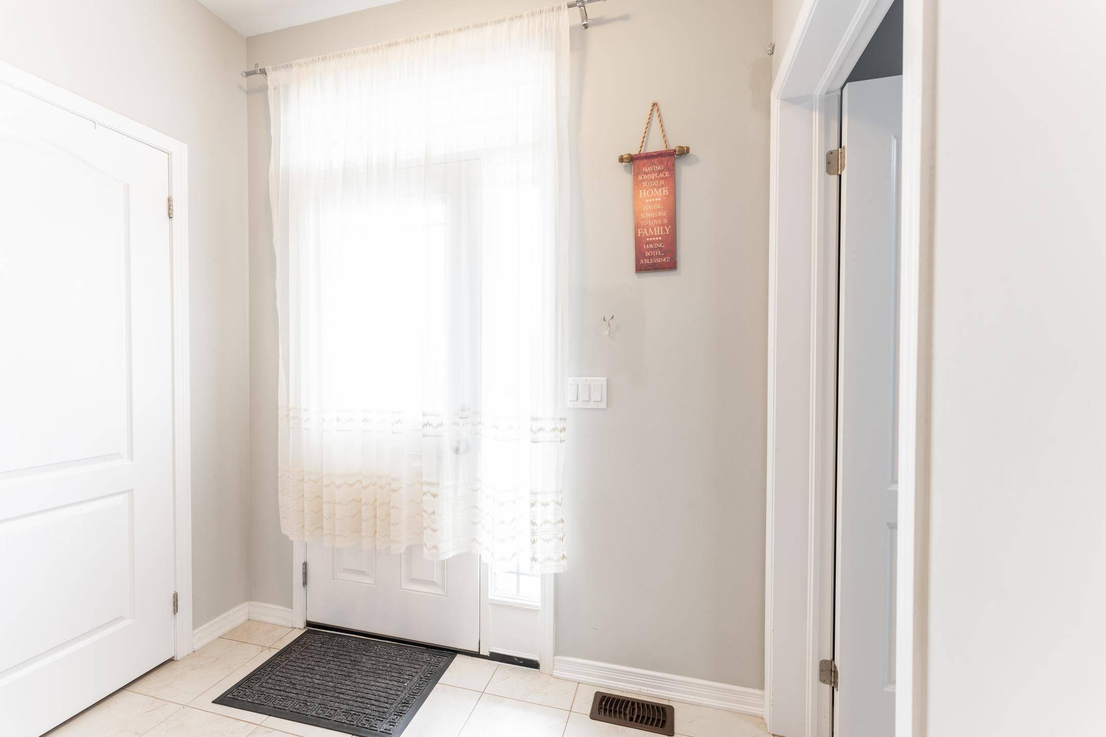 Caledon, ON L7C 4C9,404 Dougall AVE