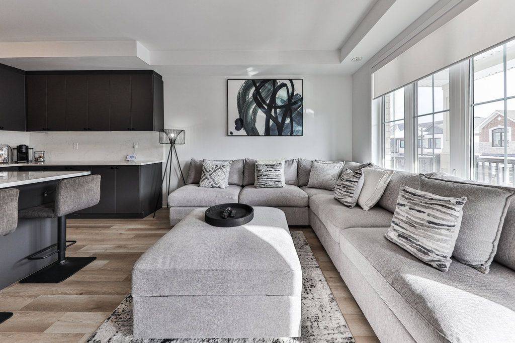 Milton, ON L9E 2A4,1841 Thames CIR