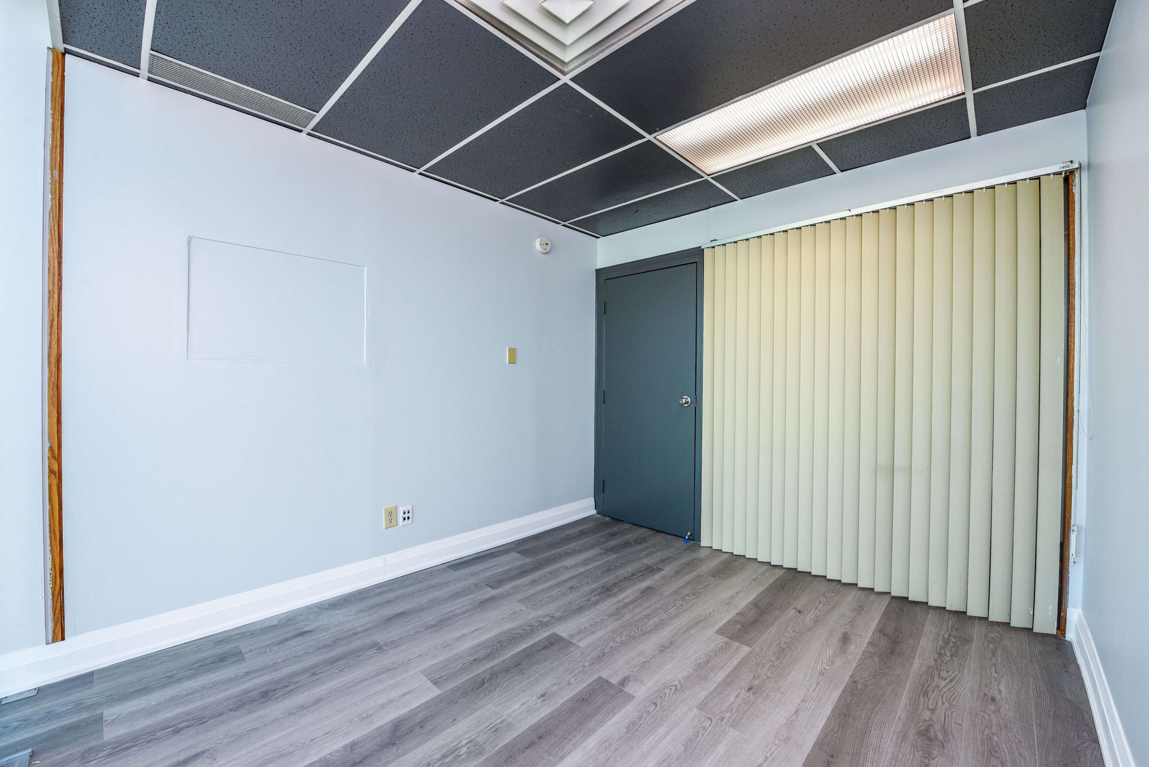 Brampton, ON L6T 1A2,1300 Steeles AVE E #224