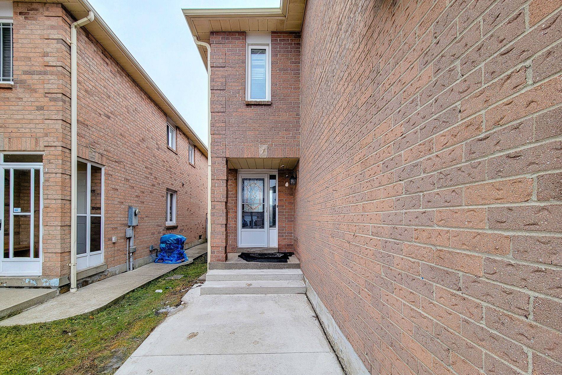 Mississauga, ON L5R 2W8,5213 Palomar CRES