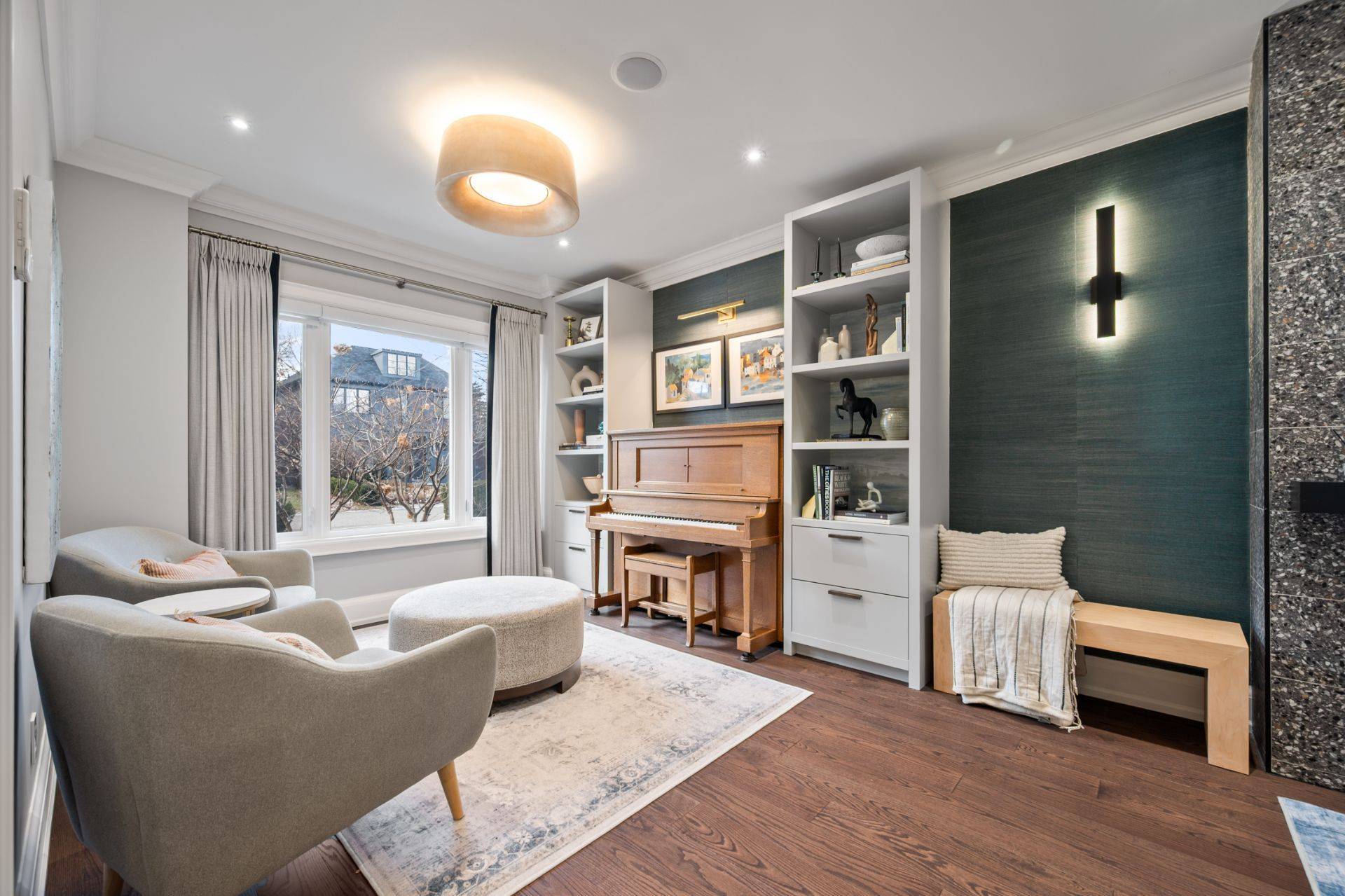 Toronto W08, ON M8X 1R5,132 Strath AVE