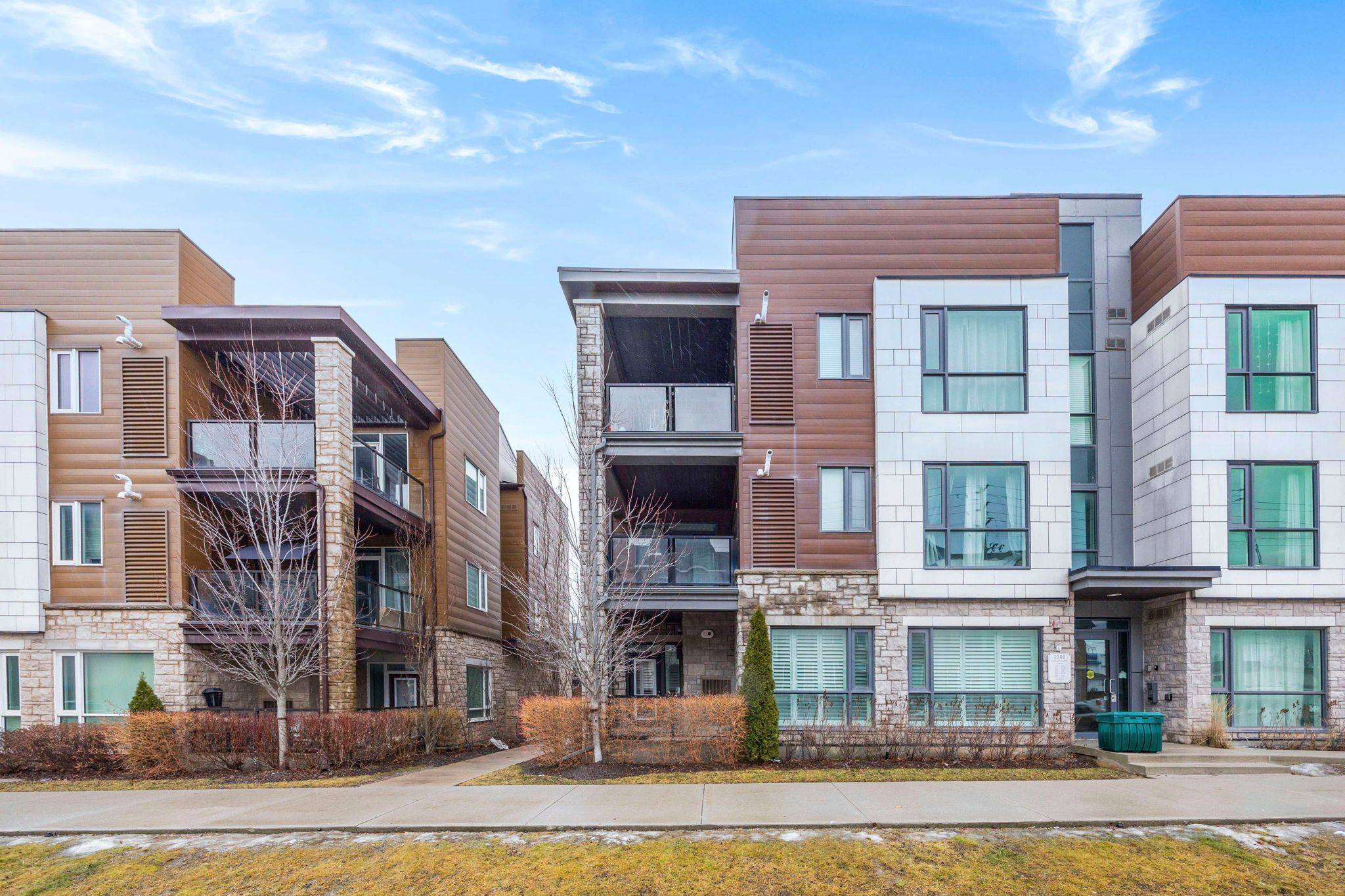 Oakville, ON L6M 1P5,2388 Khalsa Gate #101