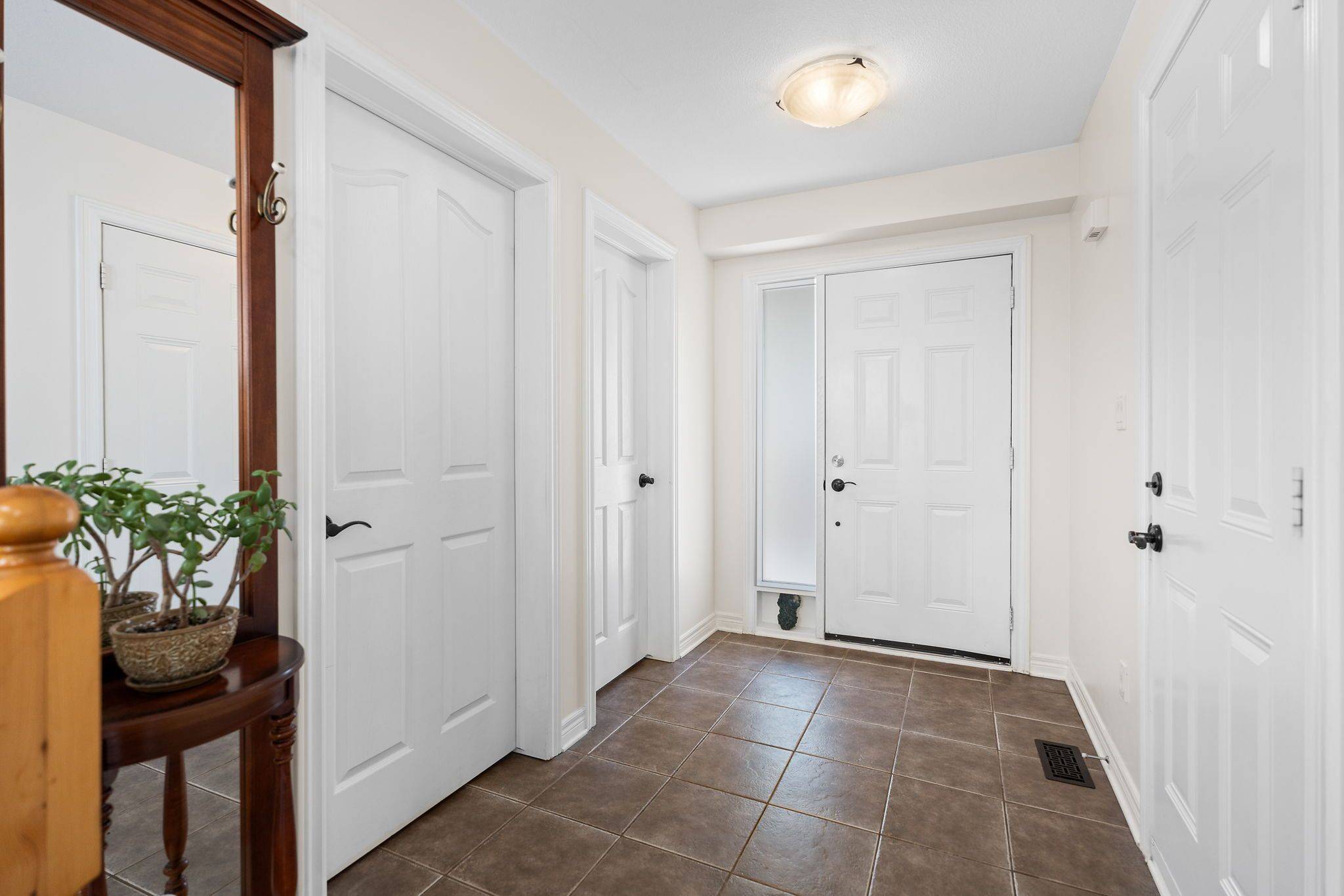 Niagara-on-the-lake, ON L0S 1T0,99 Loretta DR