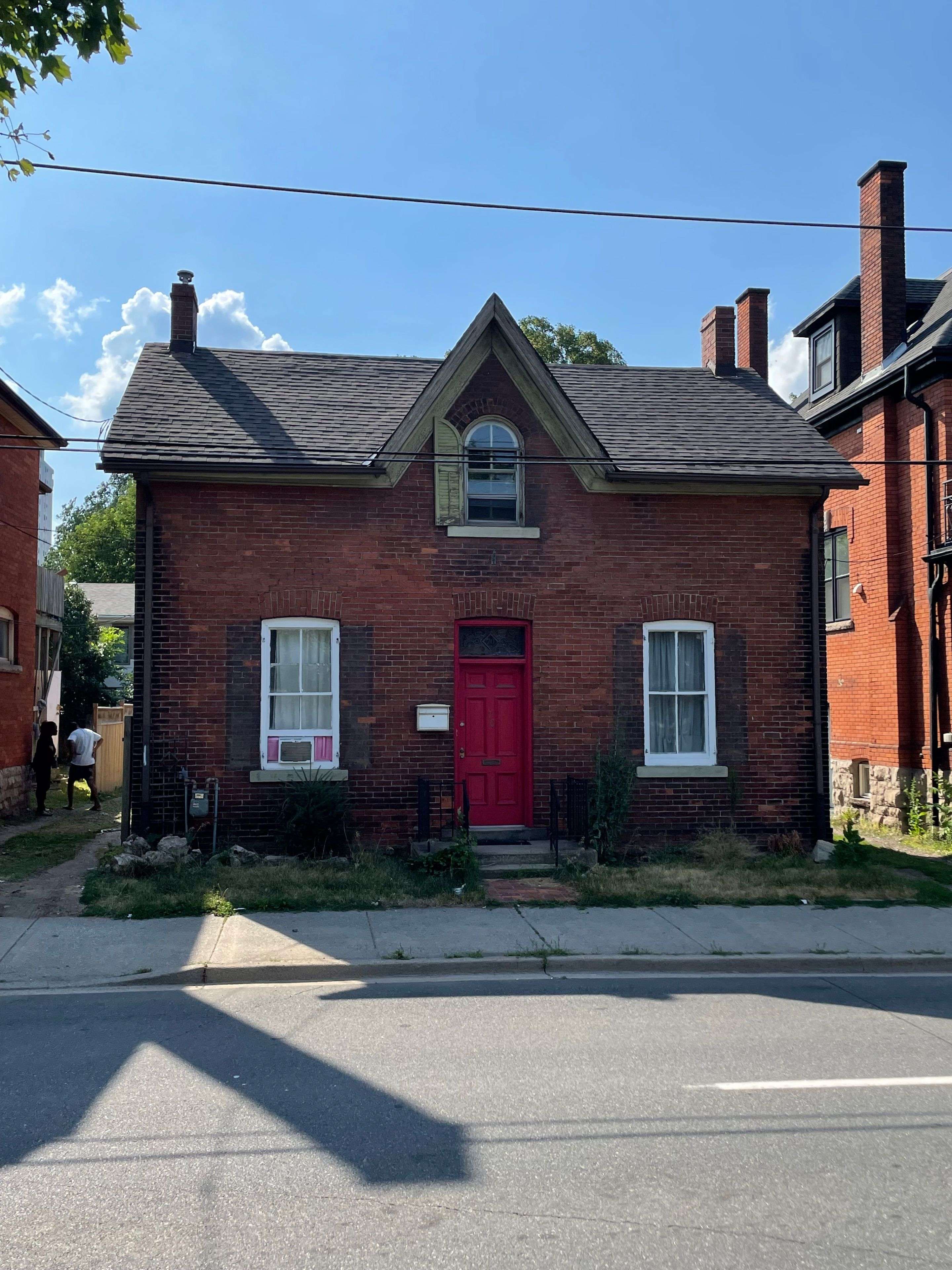 Hamilton, ON L8N 2R1,70 Wellington ST S