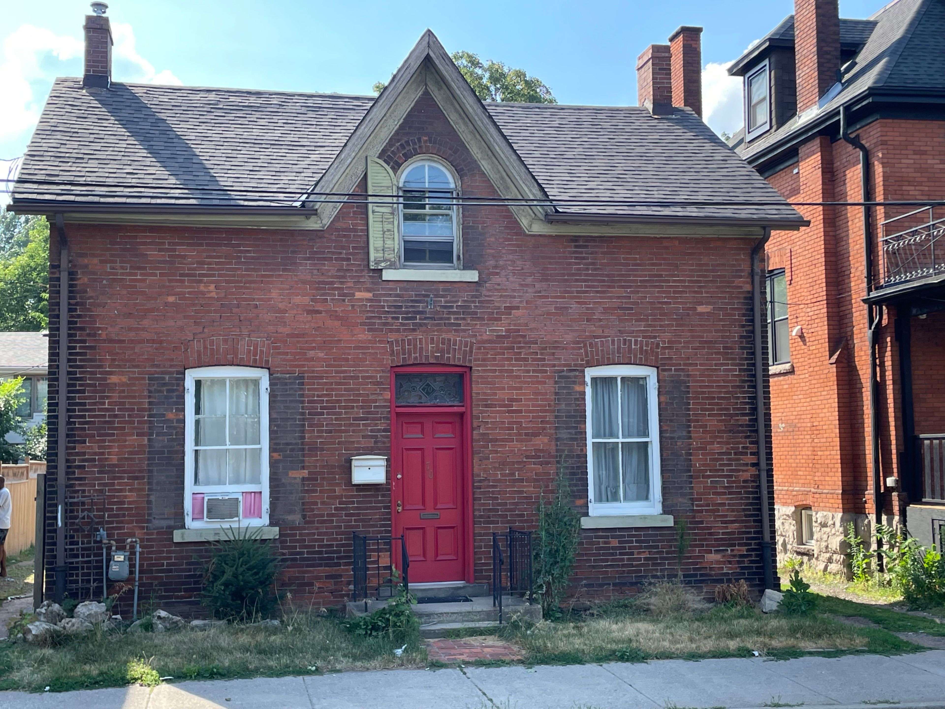 Hamilton, ON L8N 2R1,70 Wellington ST S