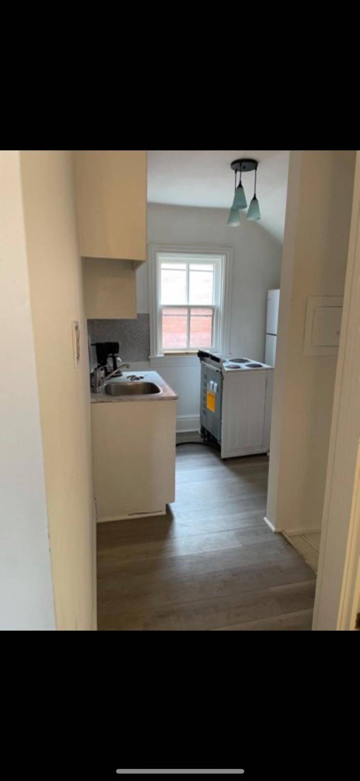 Hamilton, ON L8N 2R1,70 Wellington ST S