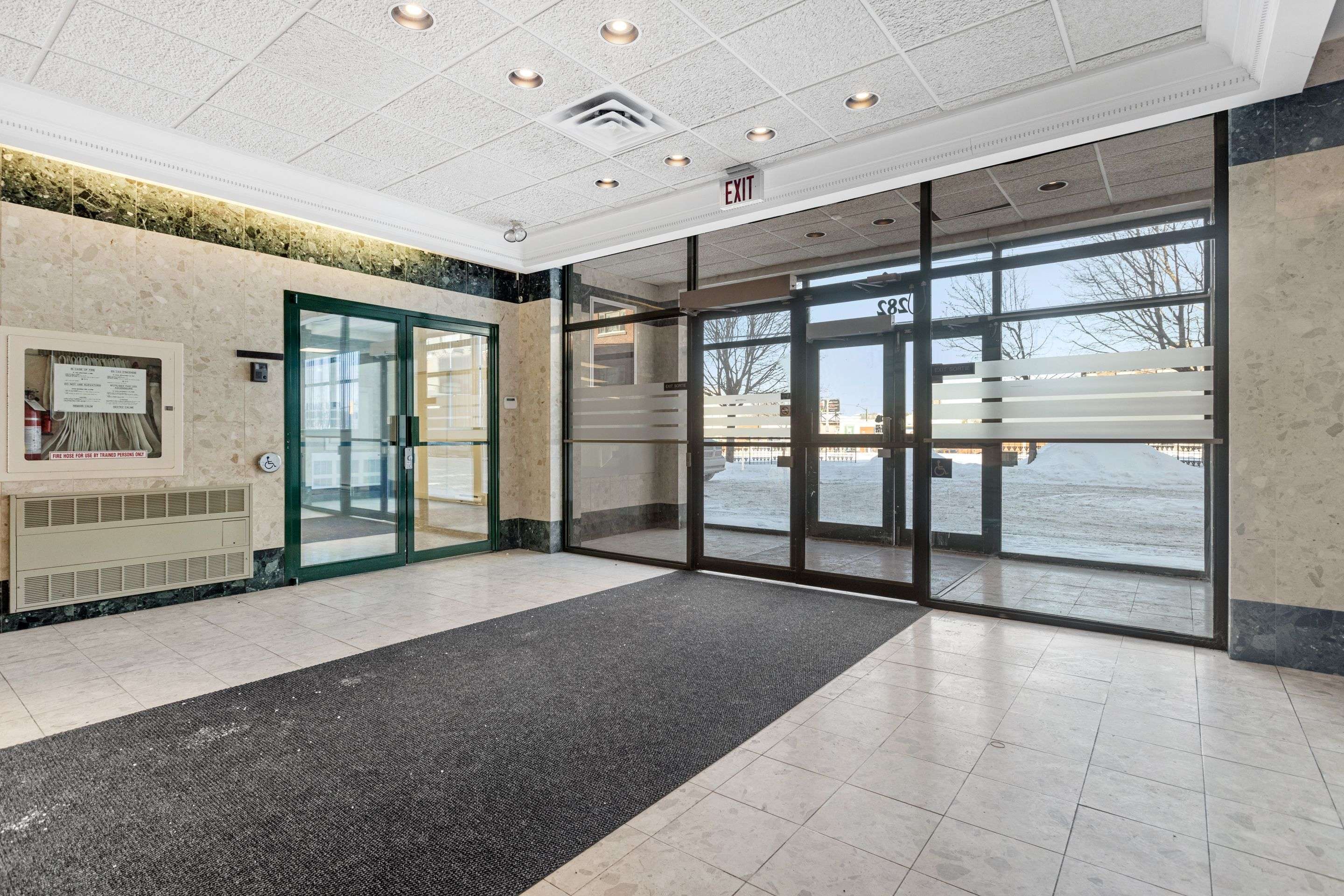 Vanier And Kingsview Park, ON K1L 7H9,282 Dupuis ST #400