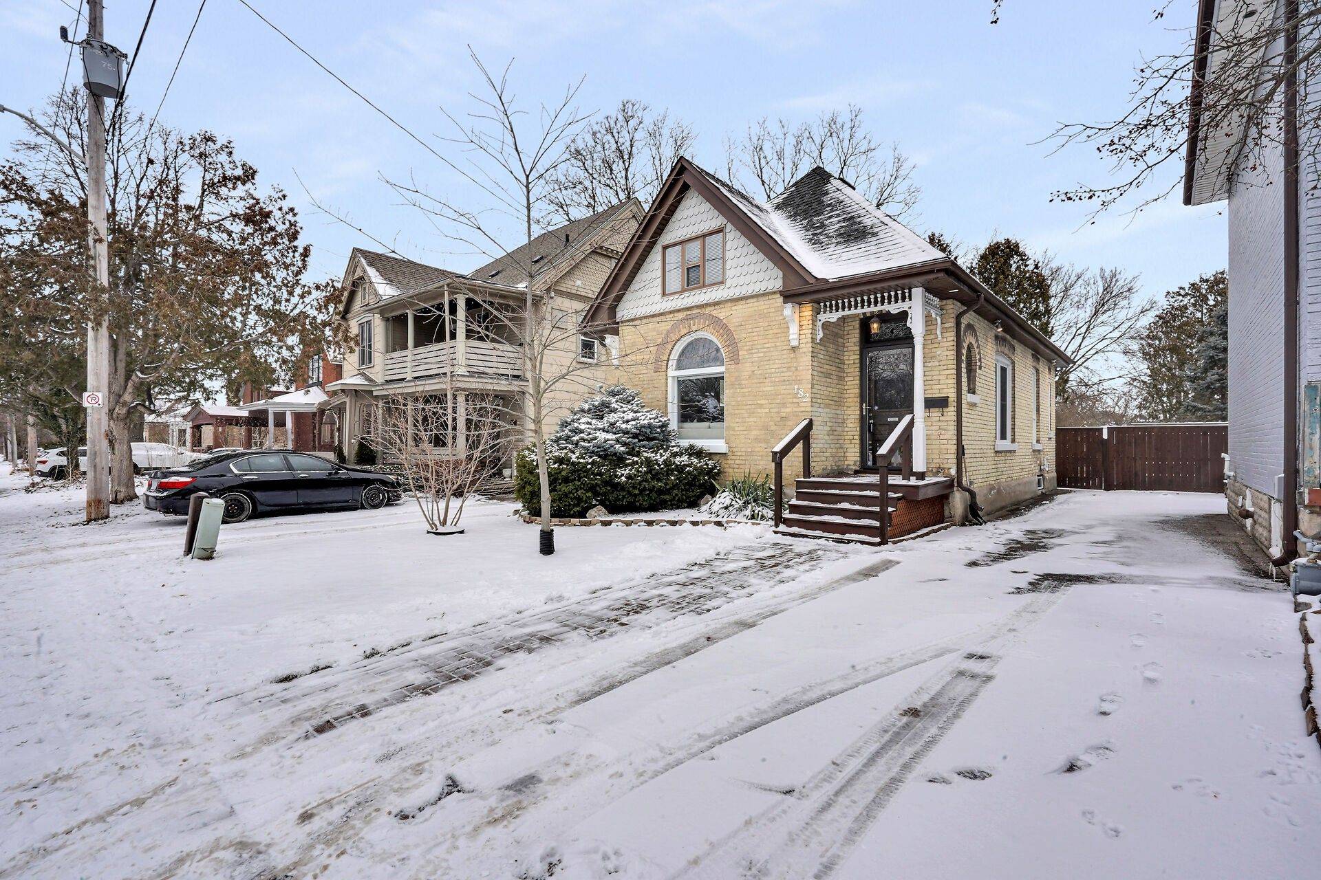 London South, ON N6C 1X3,182 Briscoe ST E