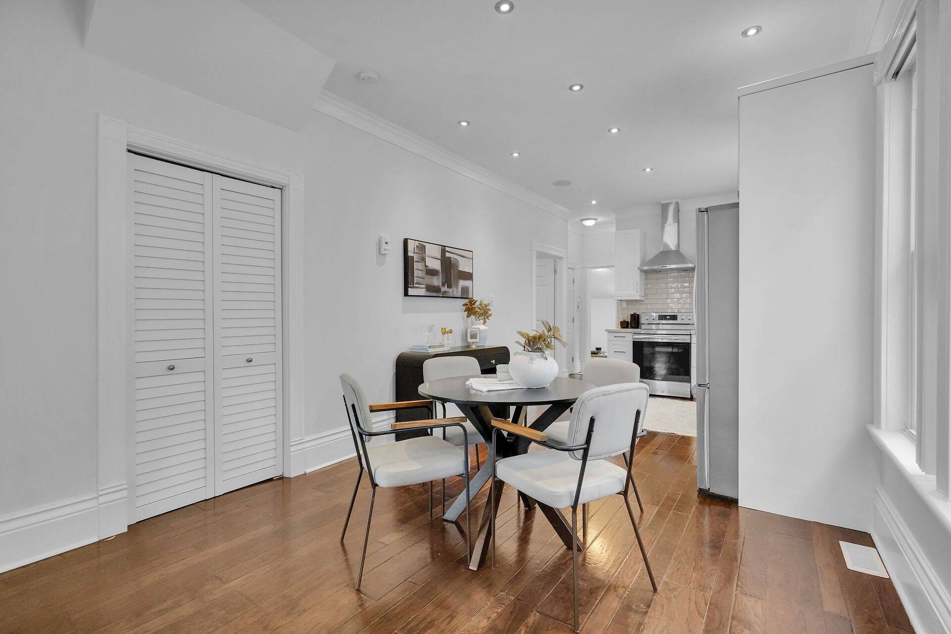 London South, ON N6C 1X3,182 Briscoe ST E