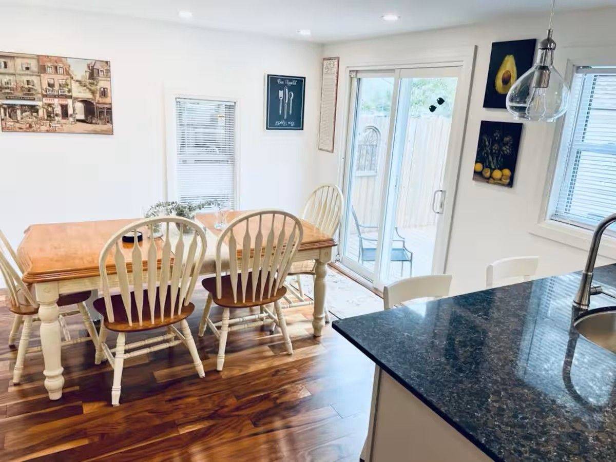 Niagara Falls, ON L2E 4X2,4364 Homewood AVE