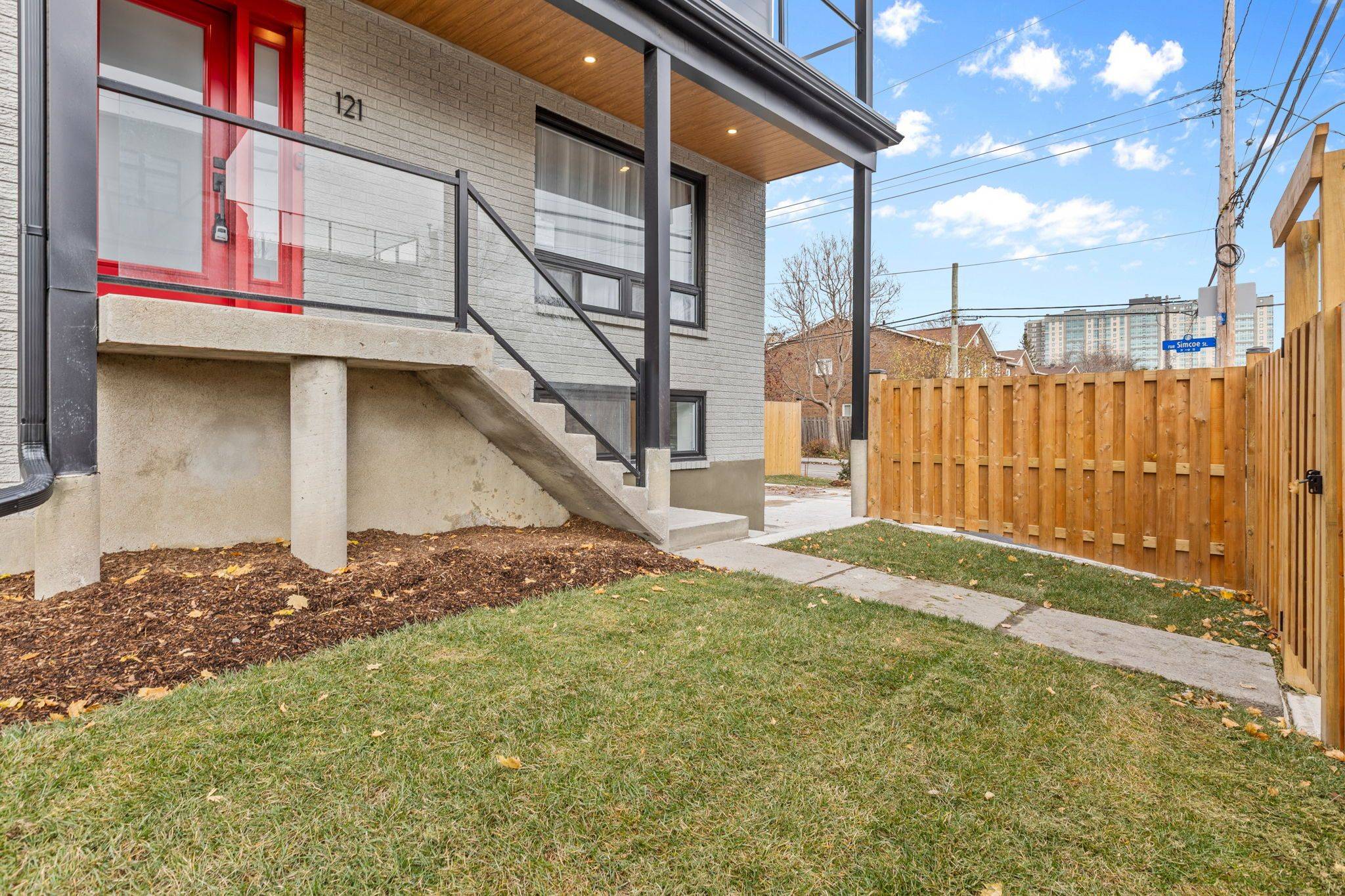 Glebe - Ottawa East And Area, ON K1S 5K1,121 Evelyn AVE