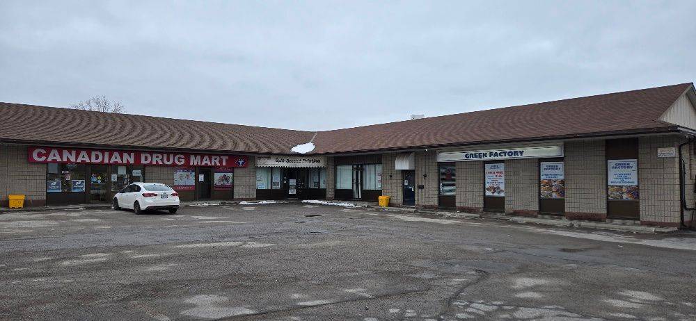 Belleville, ON K8N 3B8,59 Dundas ST E #Unit 4